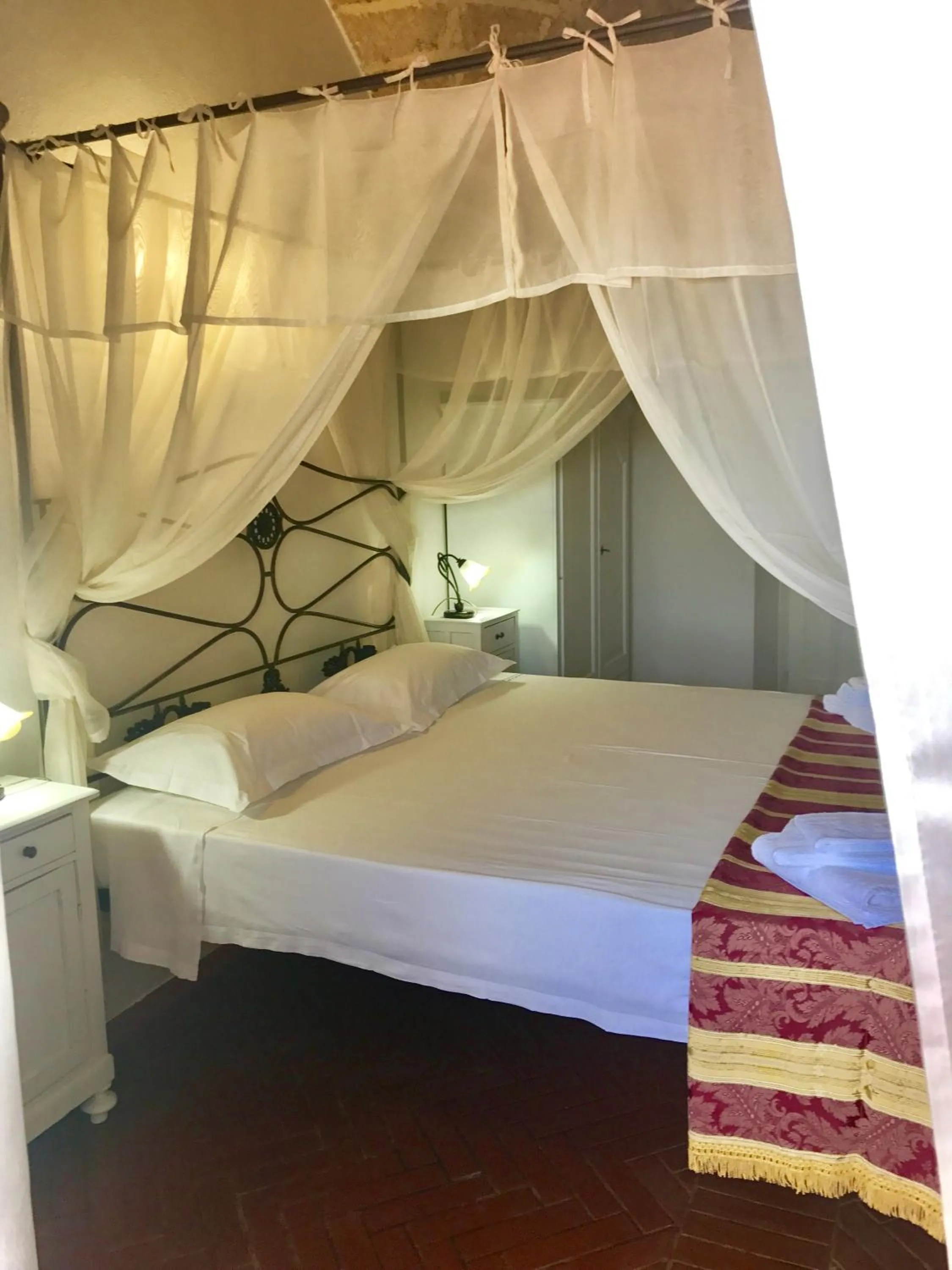 Photo of the whole room in RELAIS MASSERIA CASINA DEI CARI