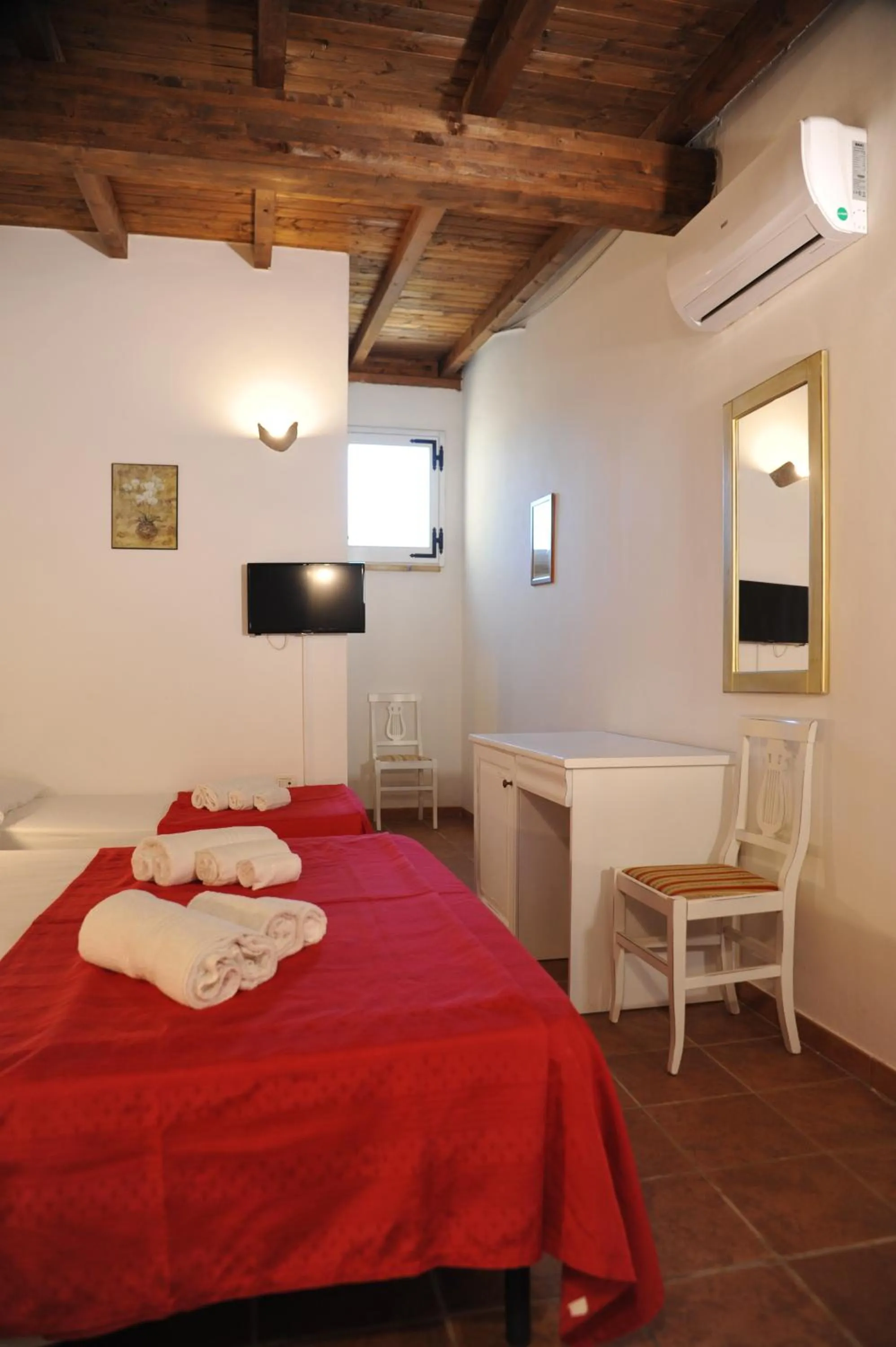 TV and multimedia in RELAIS MASSERIA CASINA DEI CARI