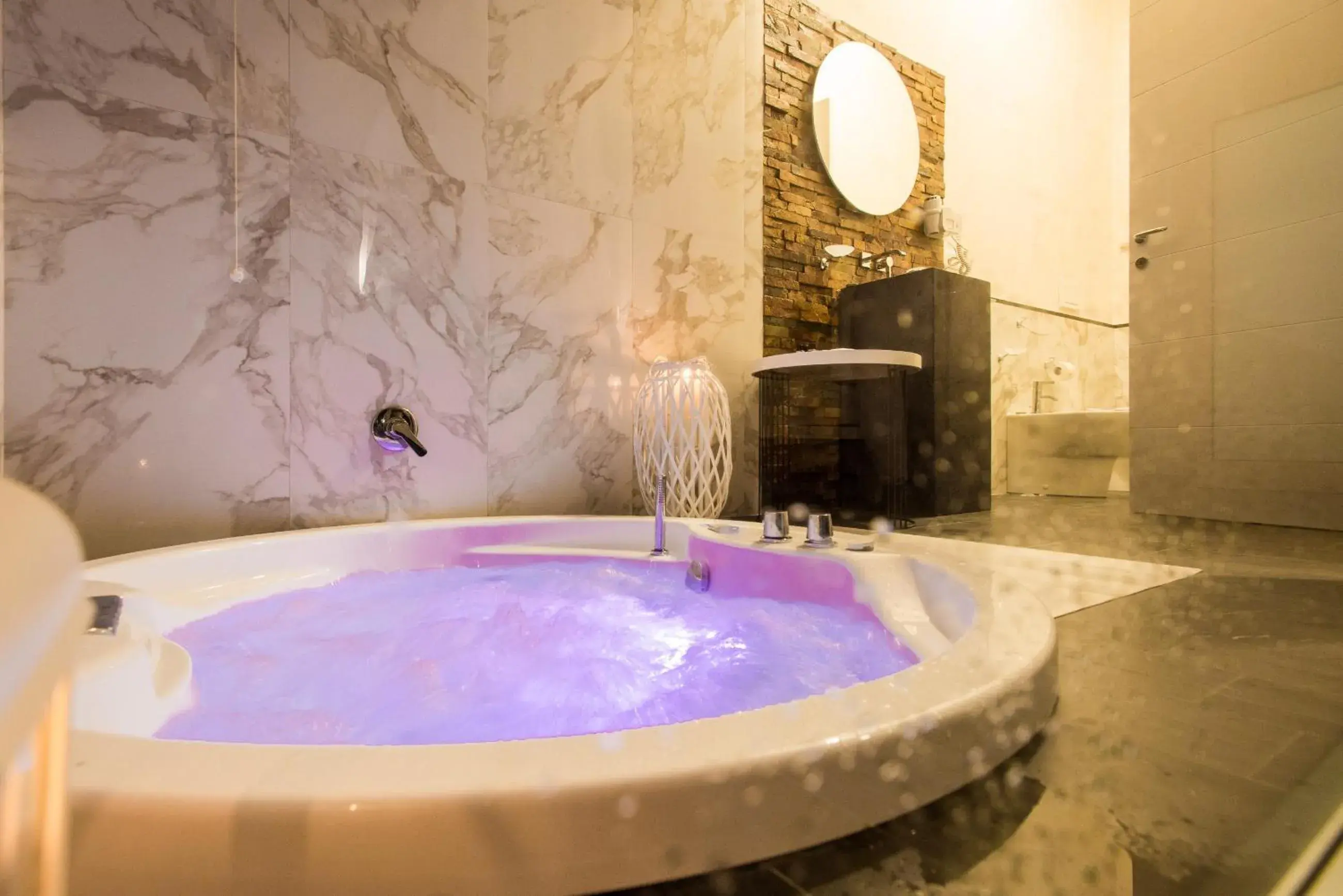 King Suite with Spa Bath in RELAIS MASSERIA CASINA DEI CARI King Suite with Spa Bath in RELAIS MASSERIA CASINA DEI CARI