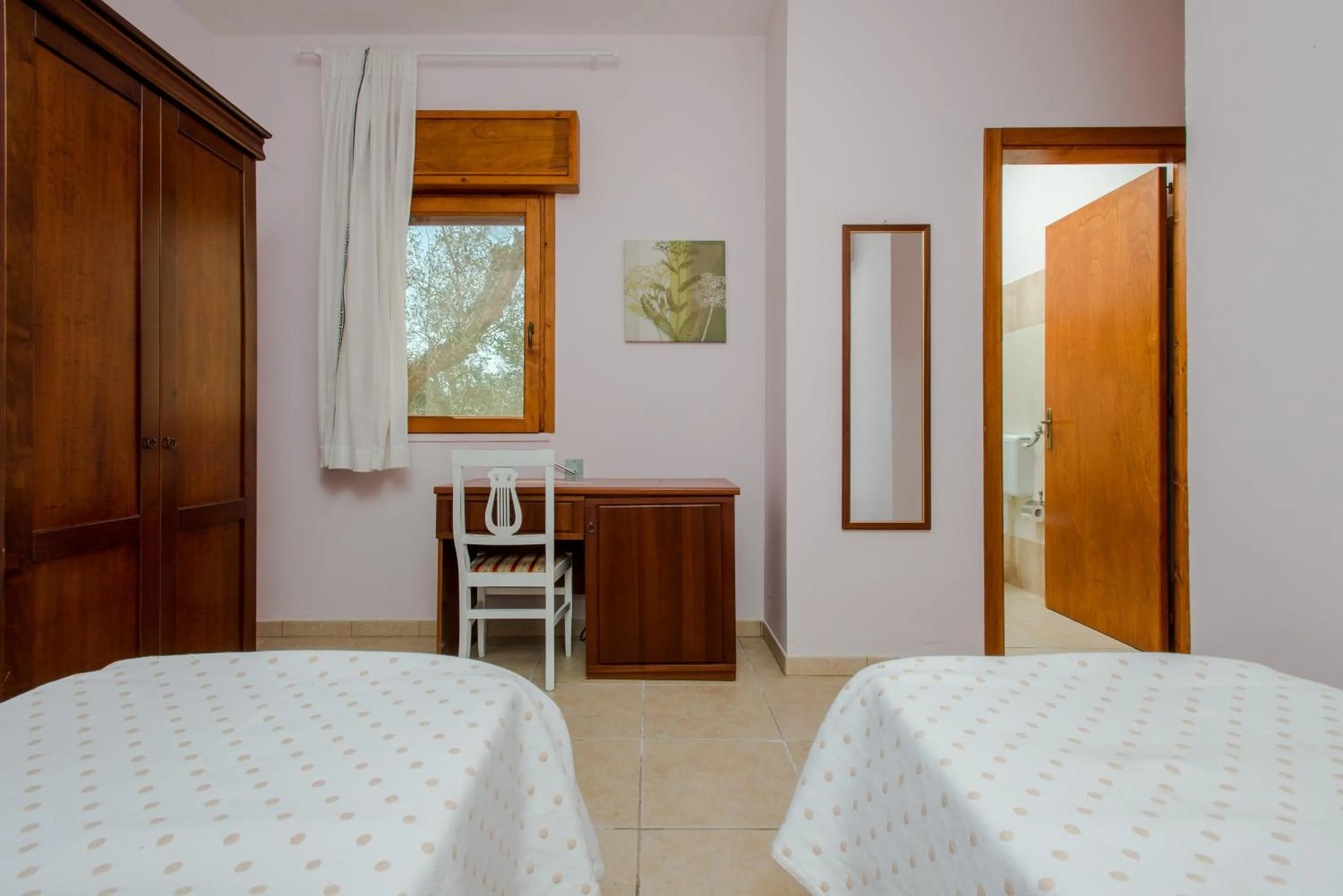 Photo of the whole room in RELAIS MASSERIA CASINA DEI CARI