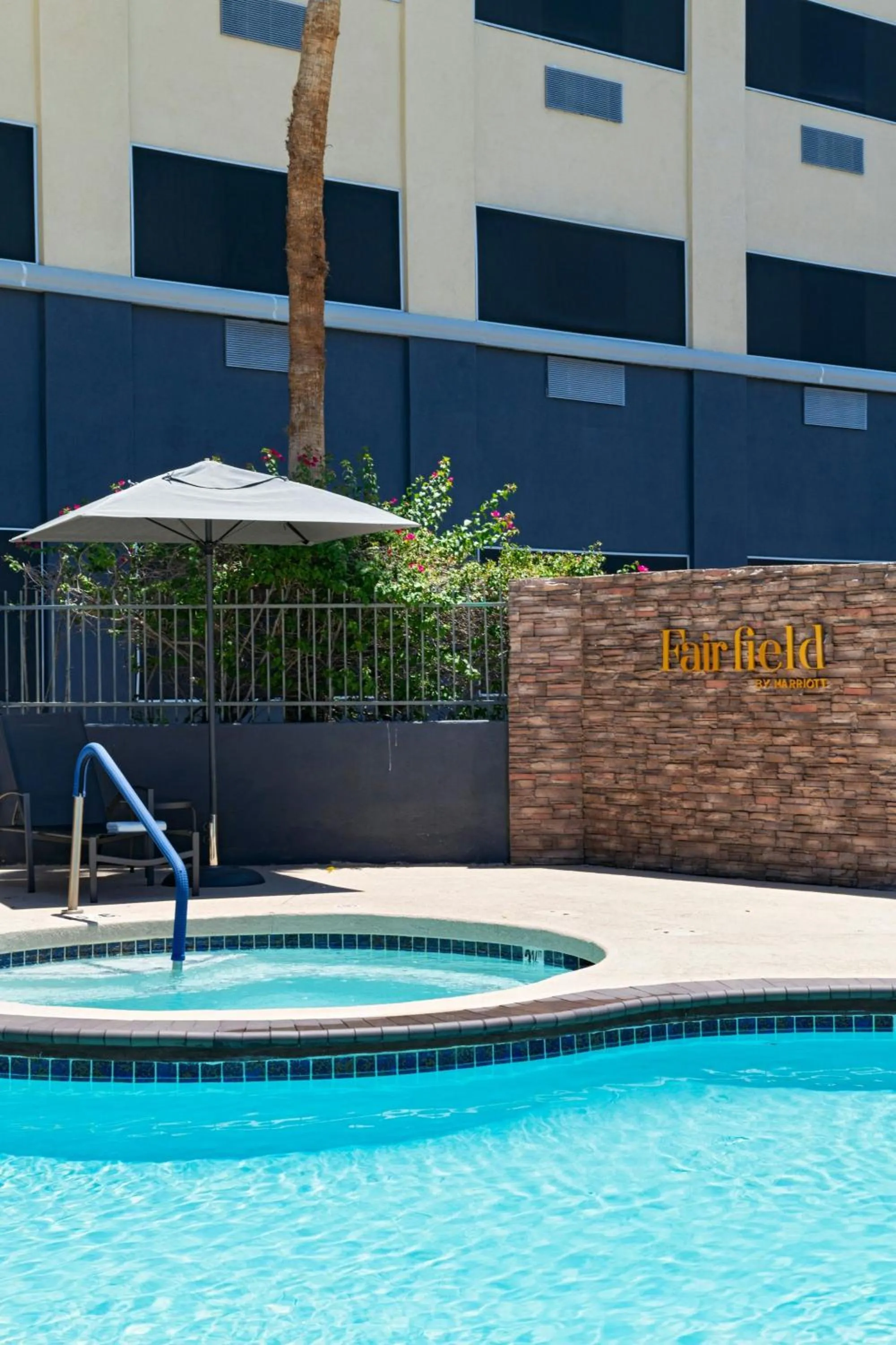 Swimming pool in Fairfield by Marriott Inn & Suites Phoenix West Chandler