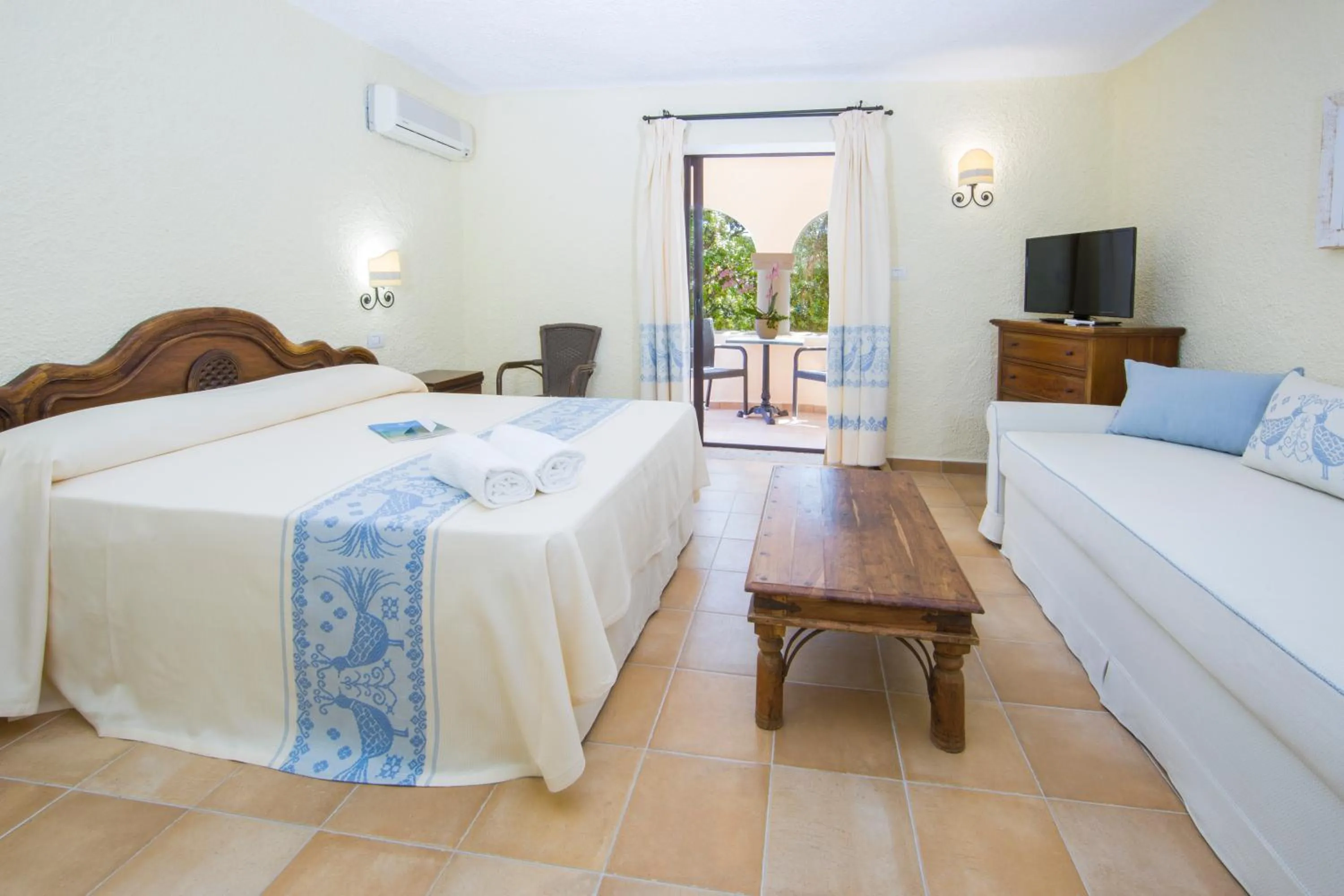 Garden view, Bed in Hotel Colonna San Marco