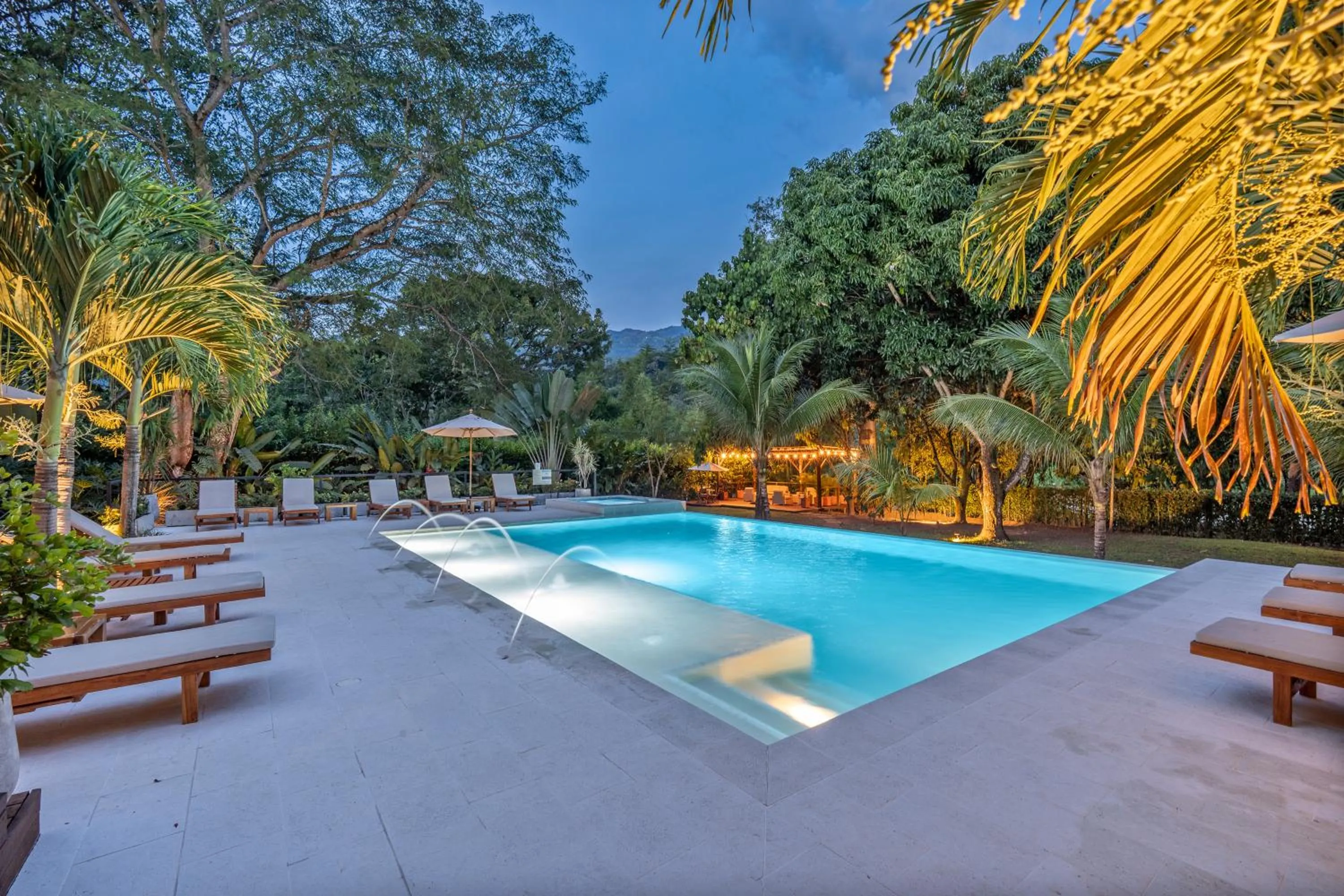 Swimming pool in Casa Jacaranda Hotel Boutique -Cauca Viejo- Mayores de 14 años
