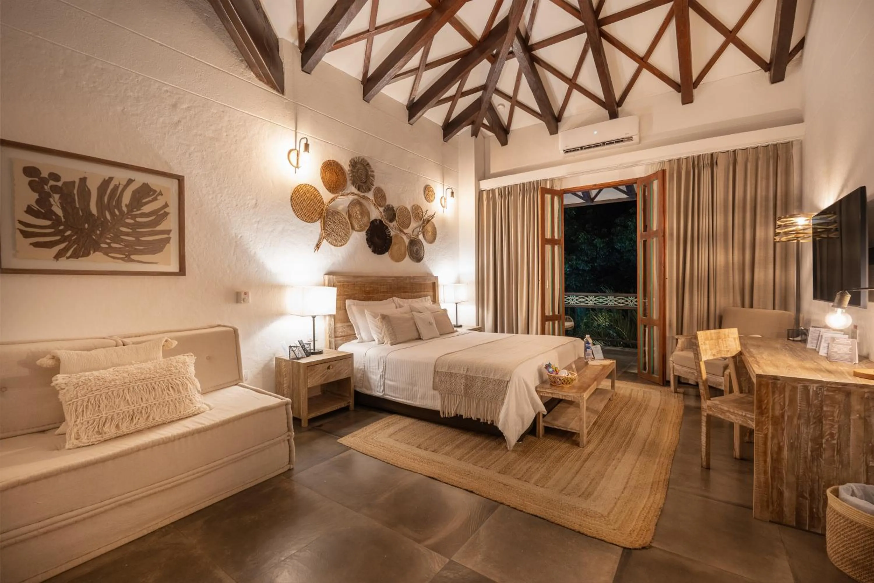 Photo of the whole room, Bed in Casa Jacaranda Hotel Boutique -Cauca Viejo- Mayores de 14 años