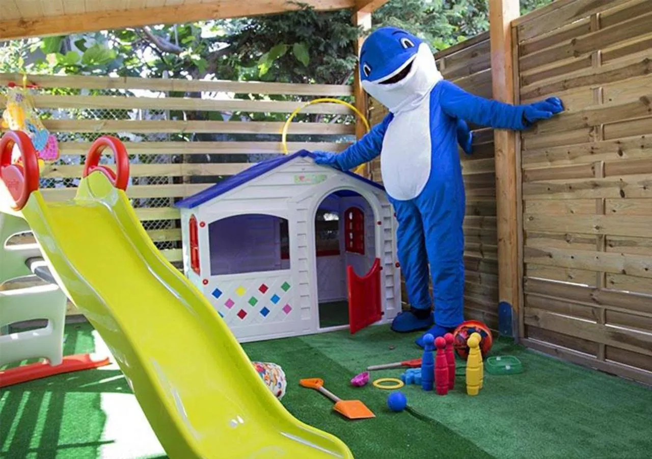 Entertainment in Hotel Miramare