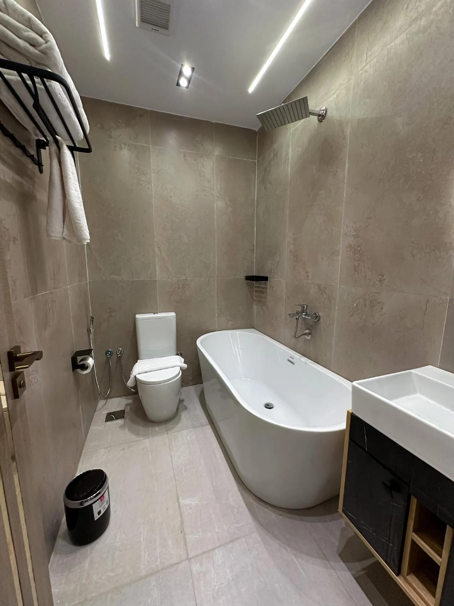 Bathroom in Pyramids Height Hotel & Pyramids Master Scene Rooftop