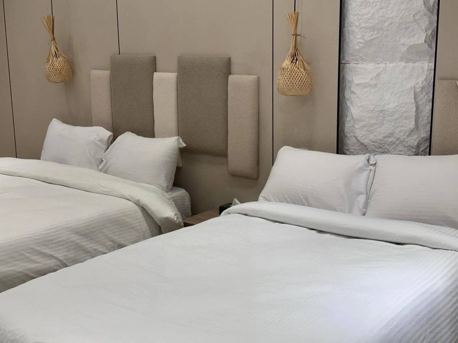 Bed in Pyramids Height Hotel & Pyramids Master Scene Rooftop