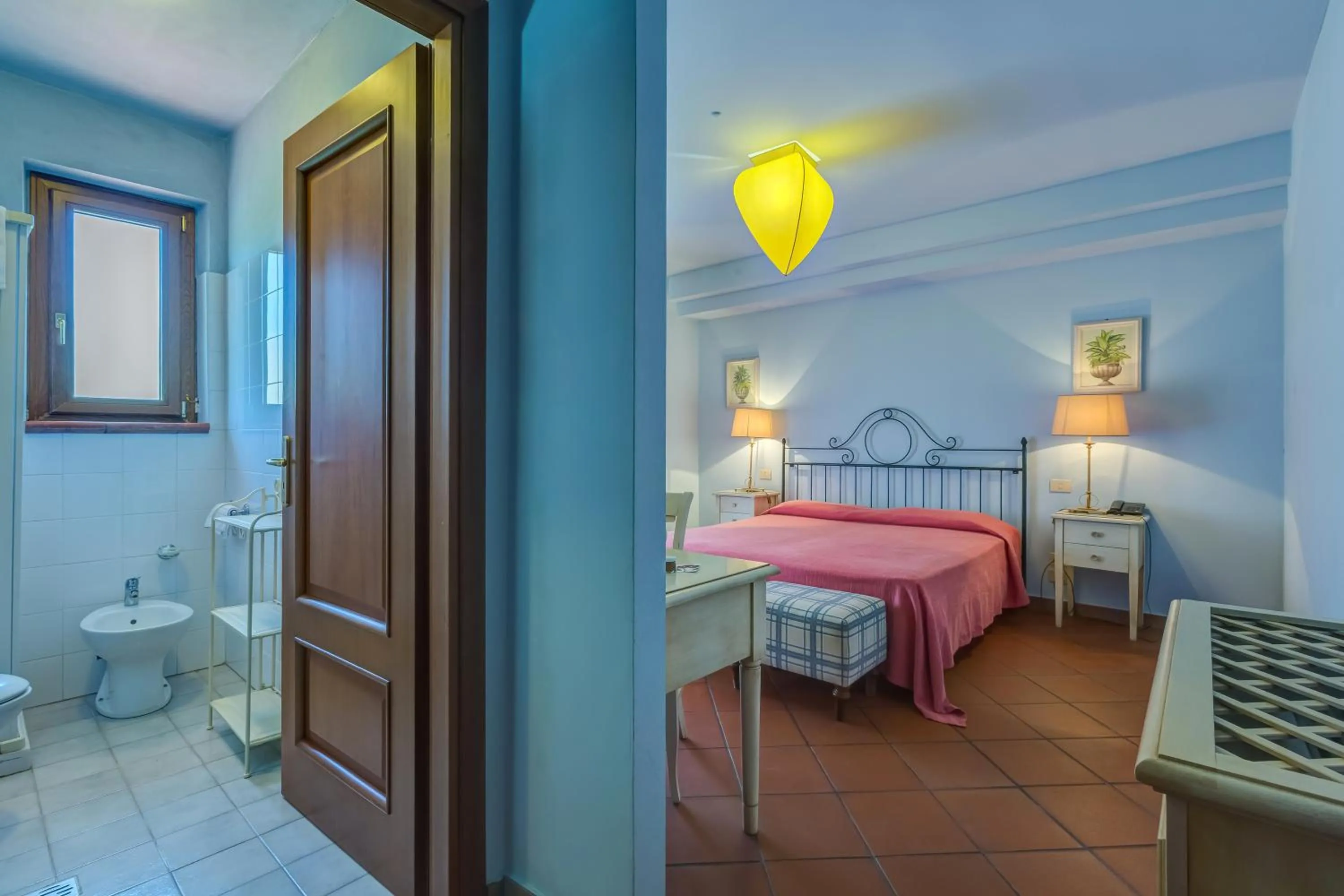 Toilet, Bed in La Casa delle Monache Country Resort