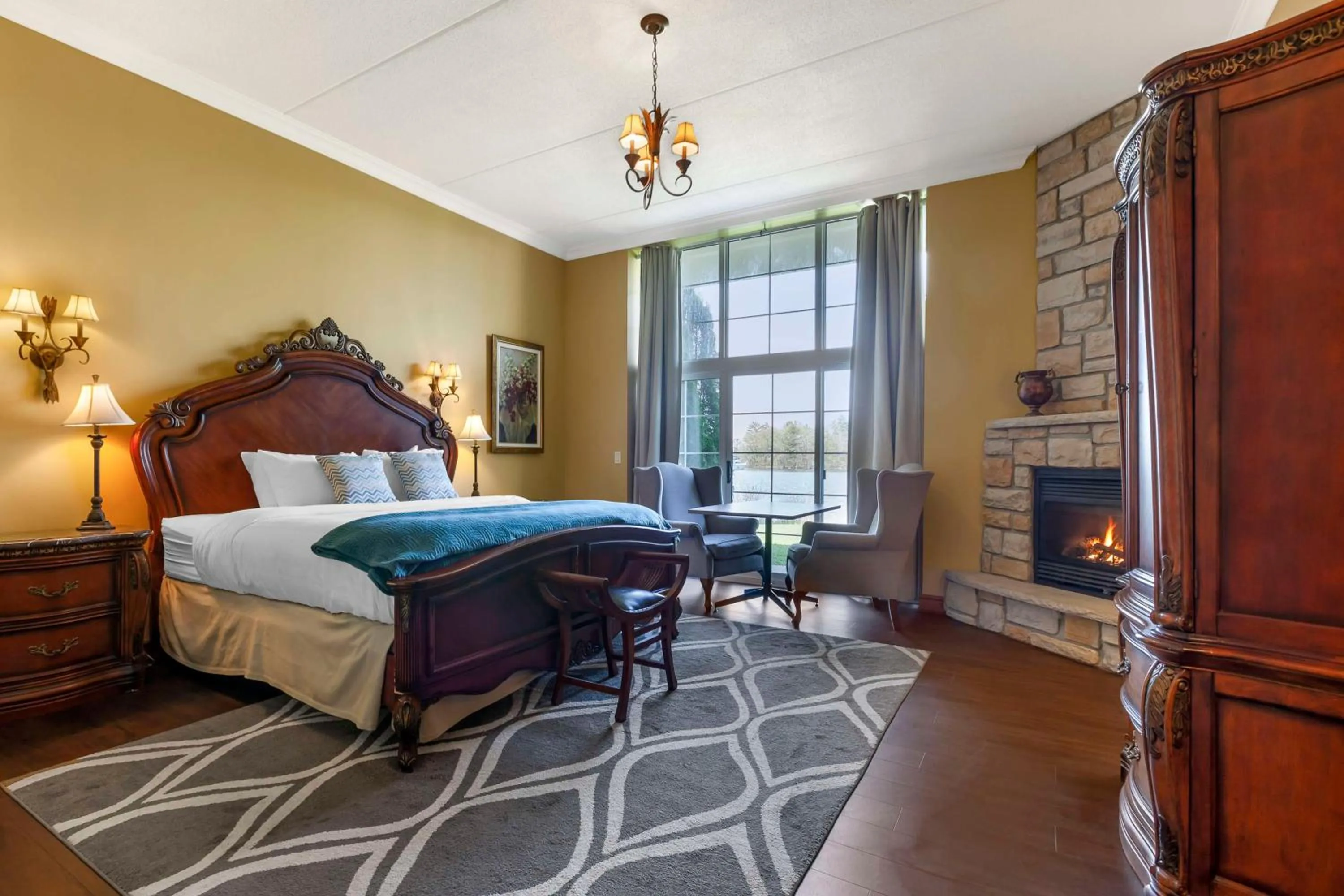 Bedroom, Bed in Christie's Mill Inn & Spa - BW Premier Collection