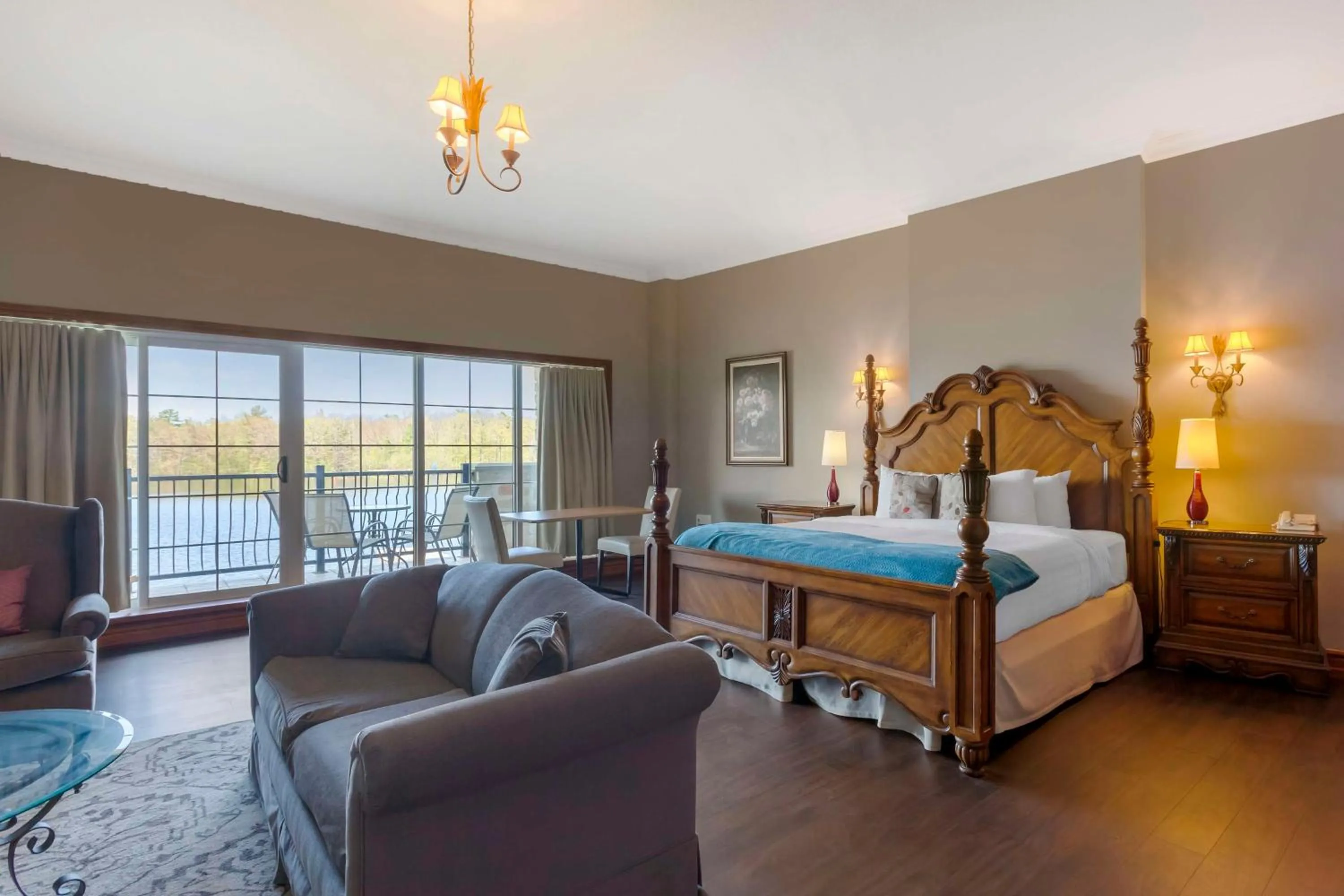 Bedroom, Bed in Christie's Mill Inn & Spa - BW Premier Collection