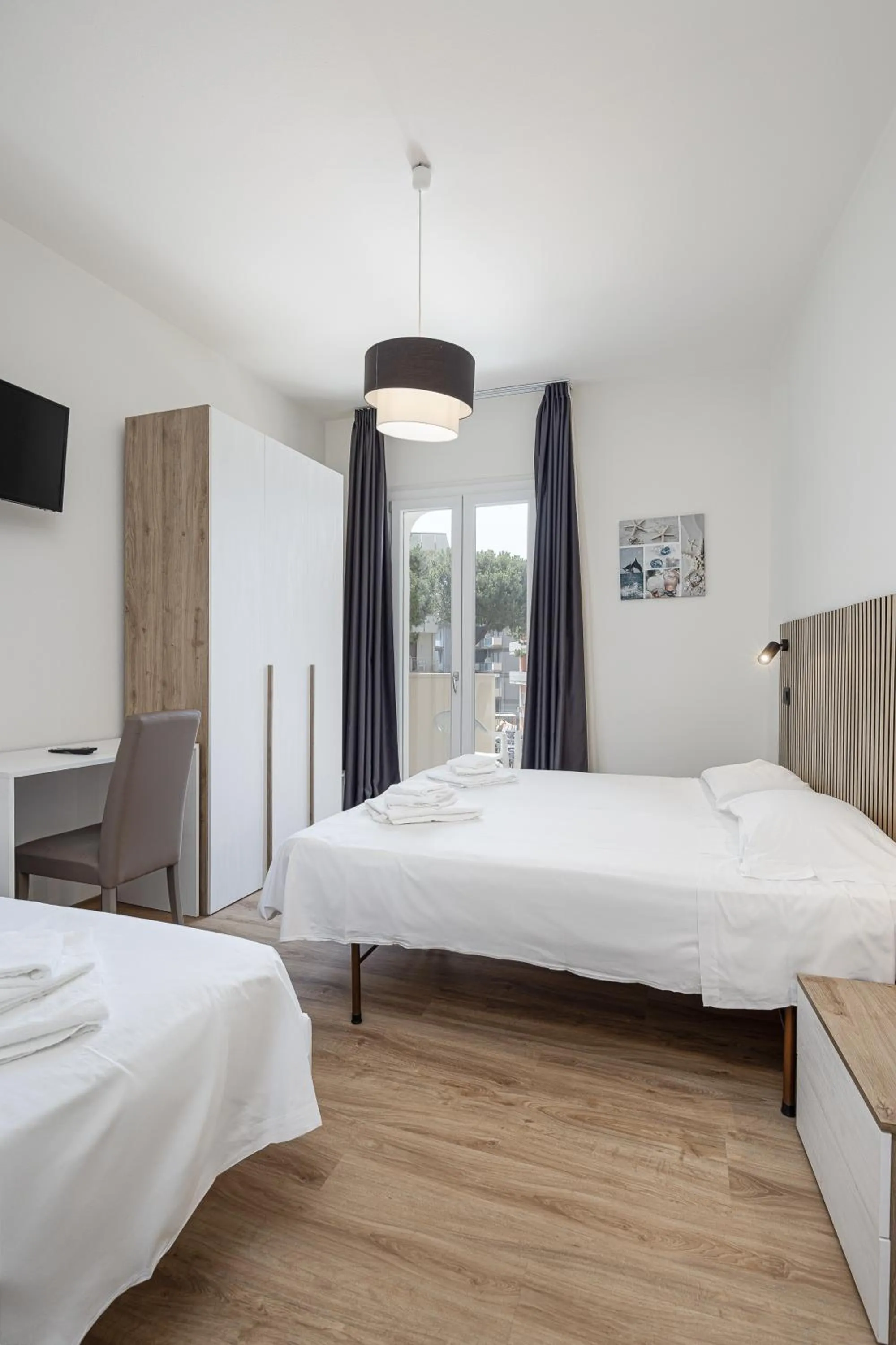 Bedroom, Bed in Hotel Schiller