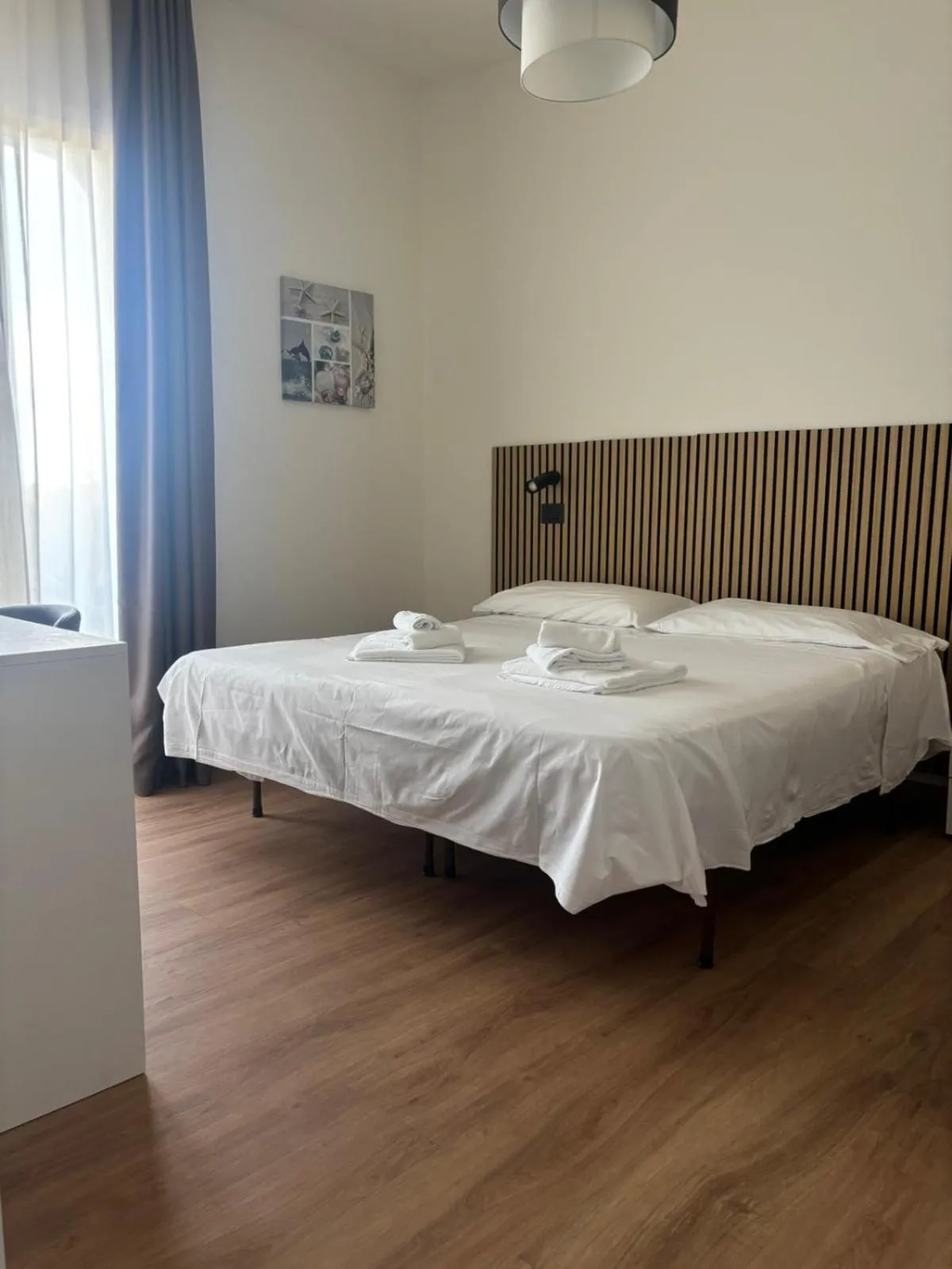 Bedroom, Bed in Hotel Schiller