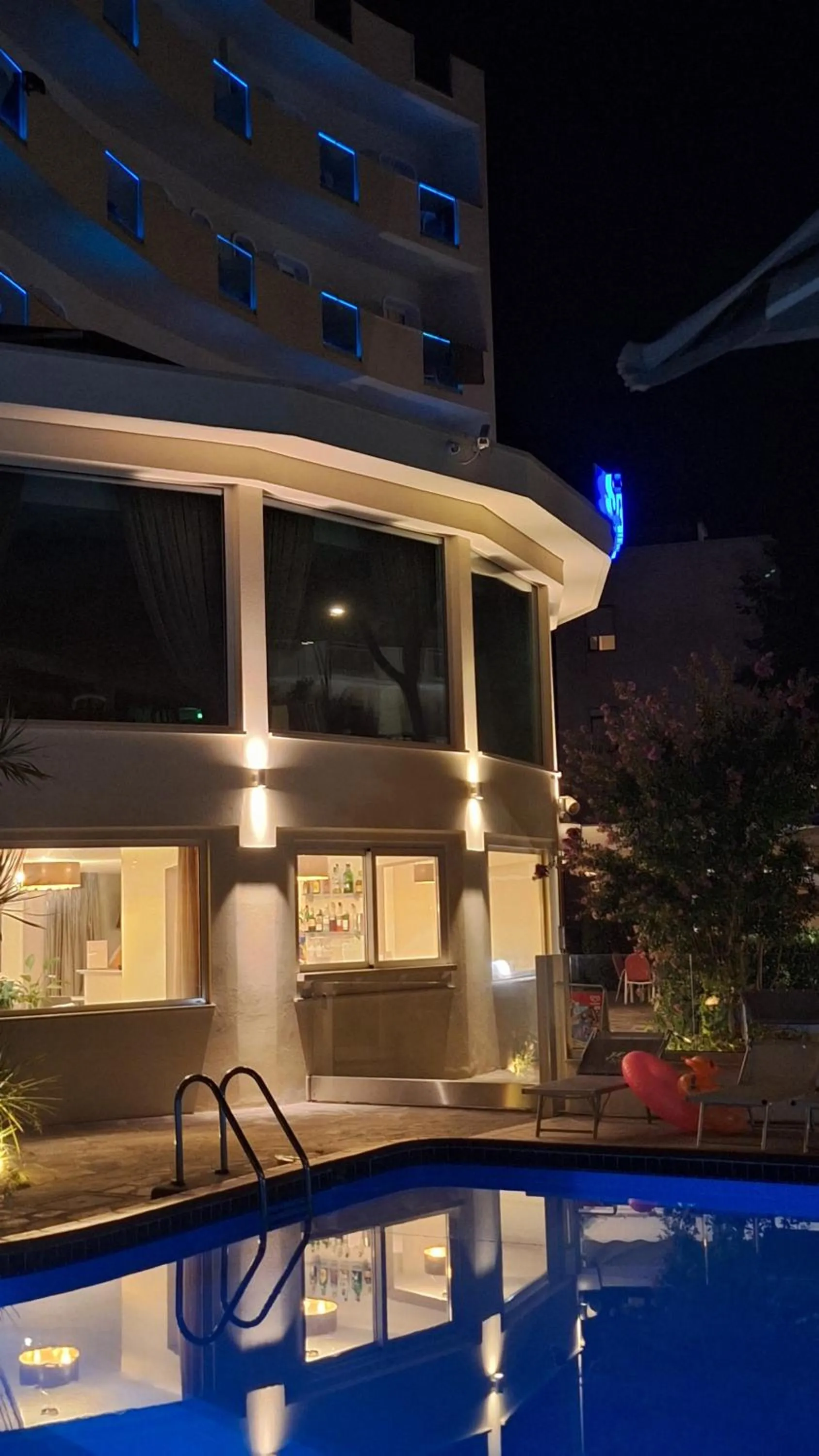 Swimming pool in Hotel Schiller