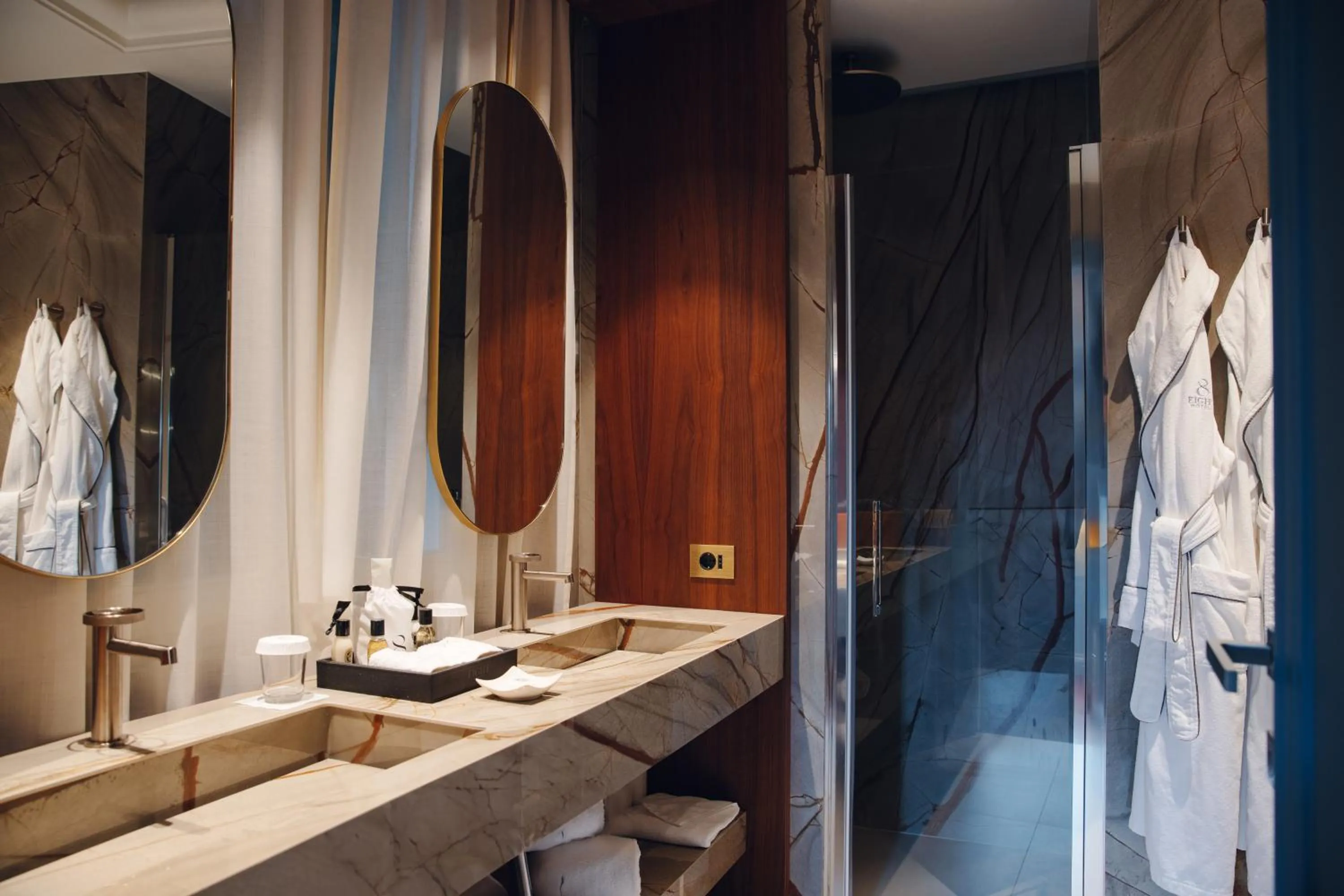 Shower in Eight Hotel Portofino