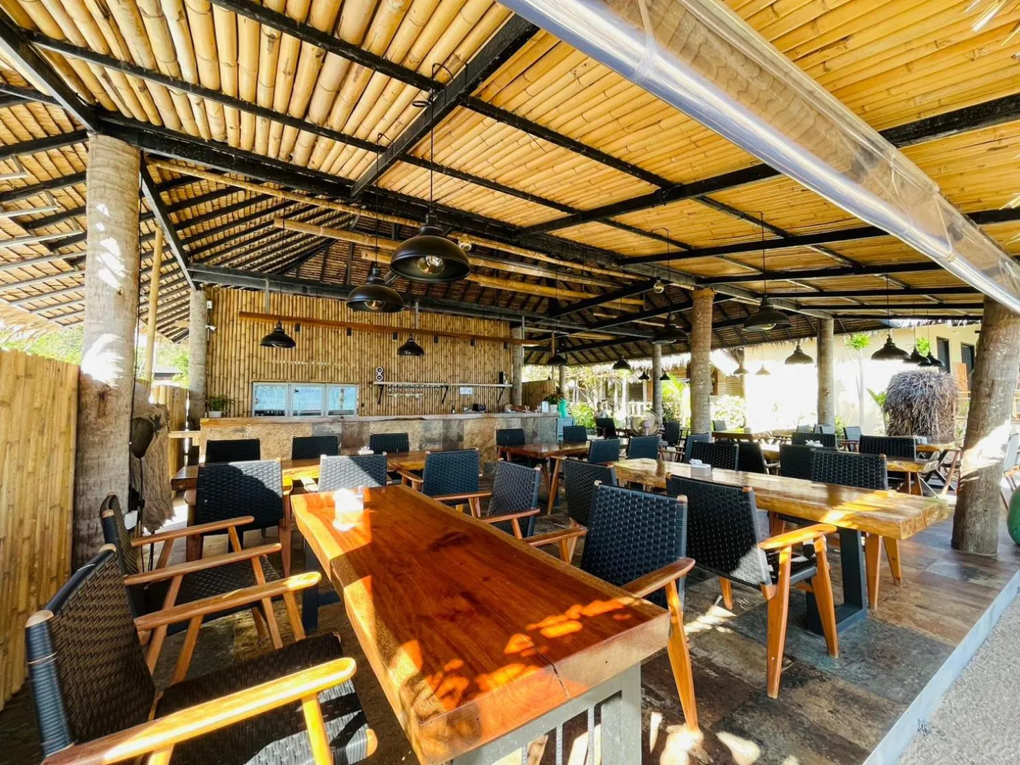 Restaurant/places to eat in Absolute Beachfront Villas