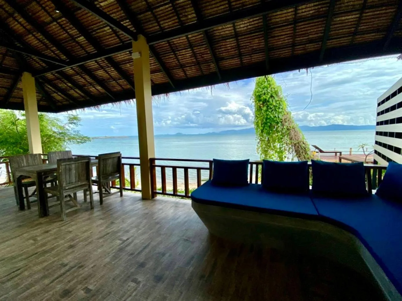Seating area in Absolute Beachfront Villas