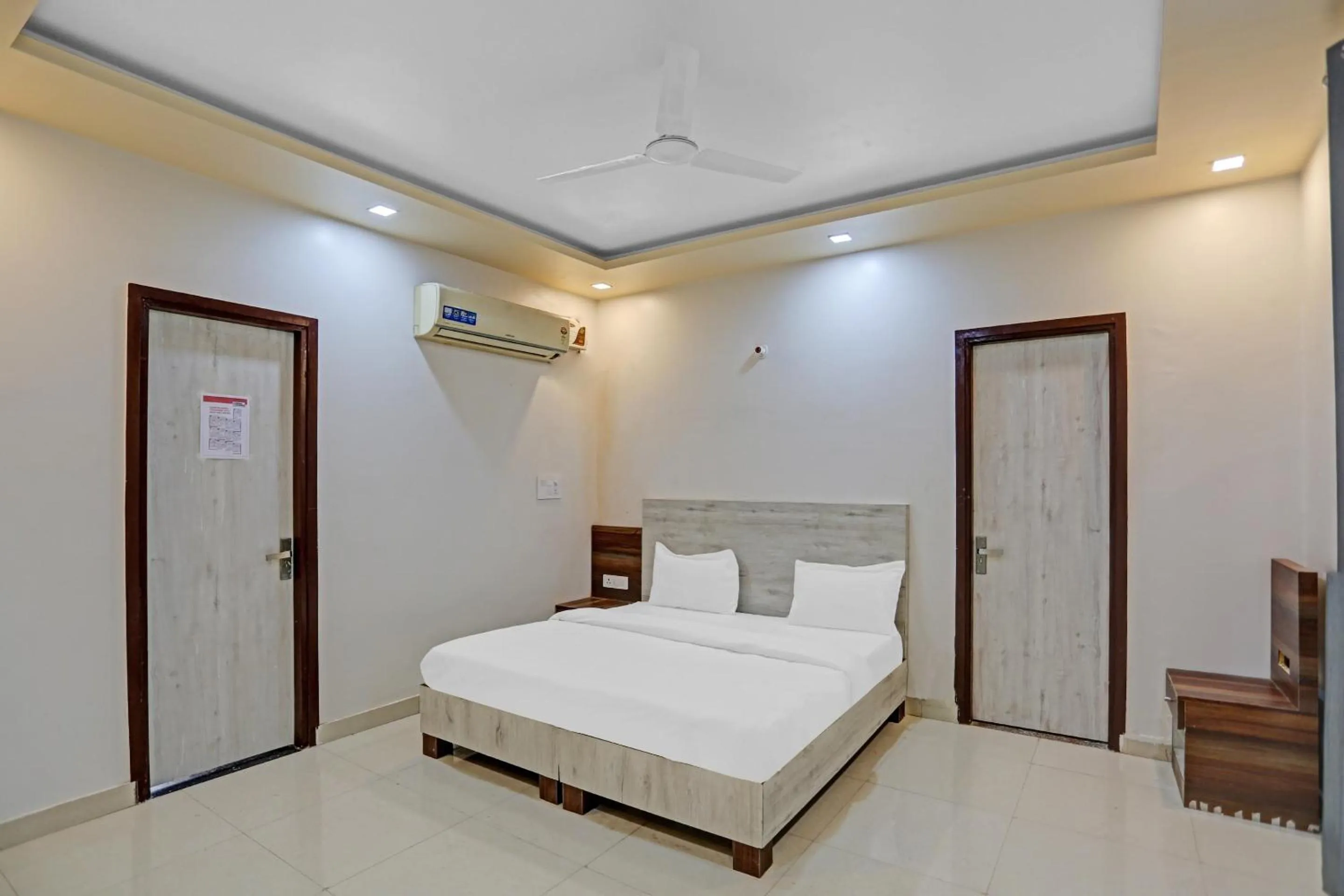 Bedroom, Bed in Hotel O by OYO Expo View Near PVR Ansal Plaza Greater Noida