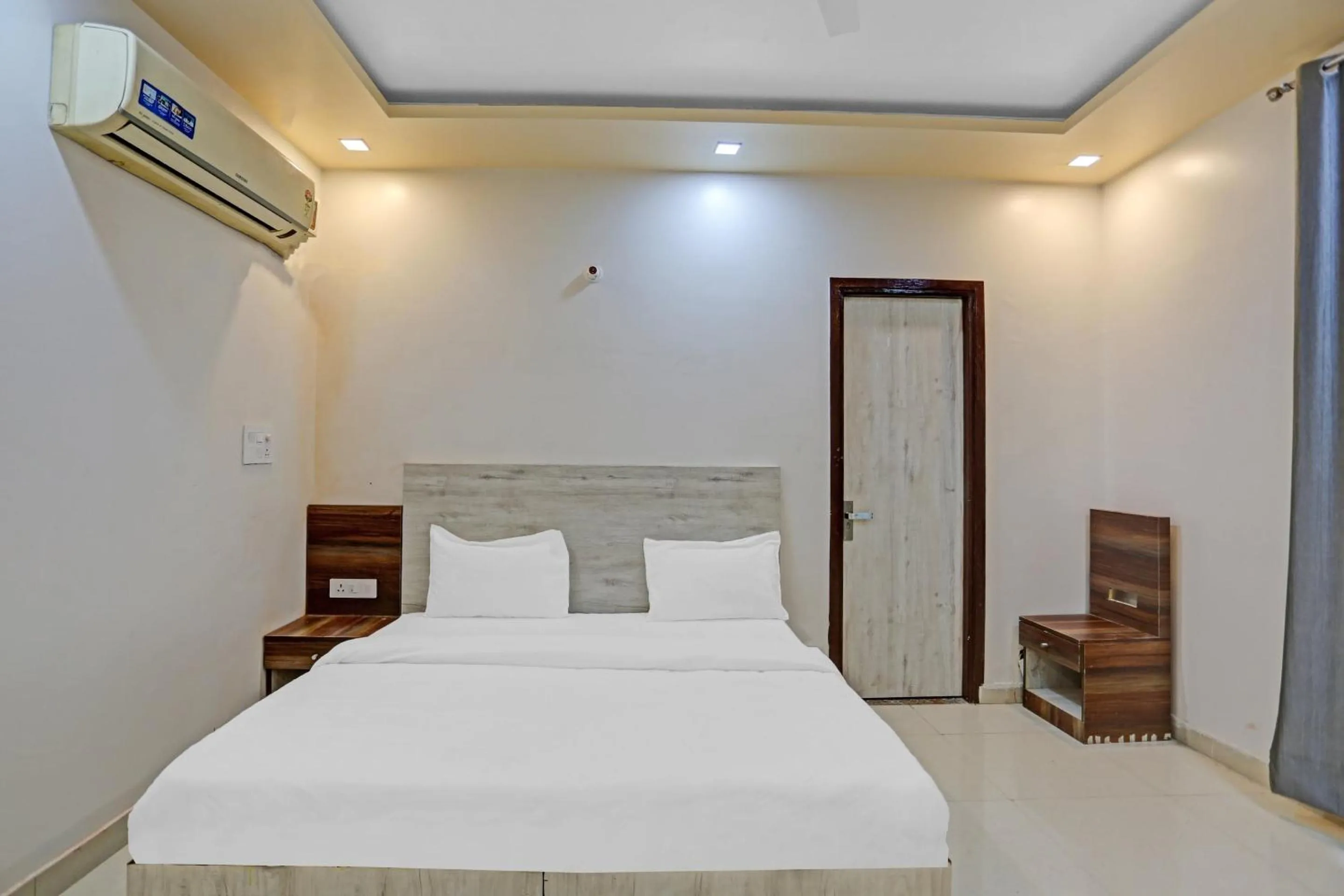 Bedroom, Bed in Hotel O by OYO Expo View Near PVR Ansal Plaza Greater Noida