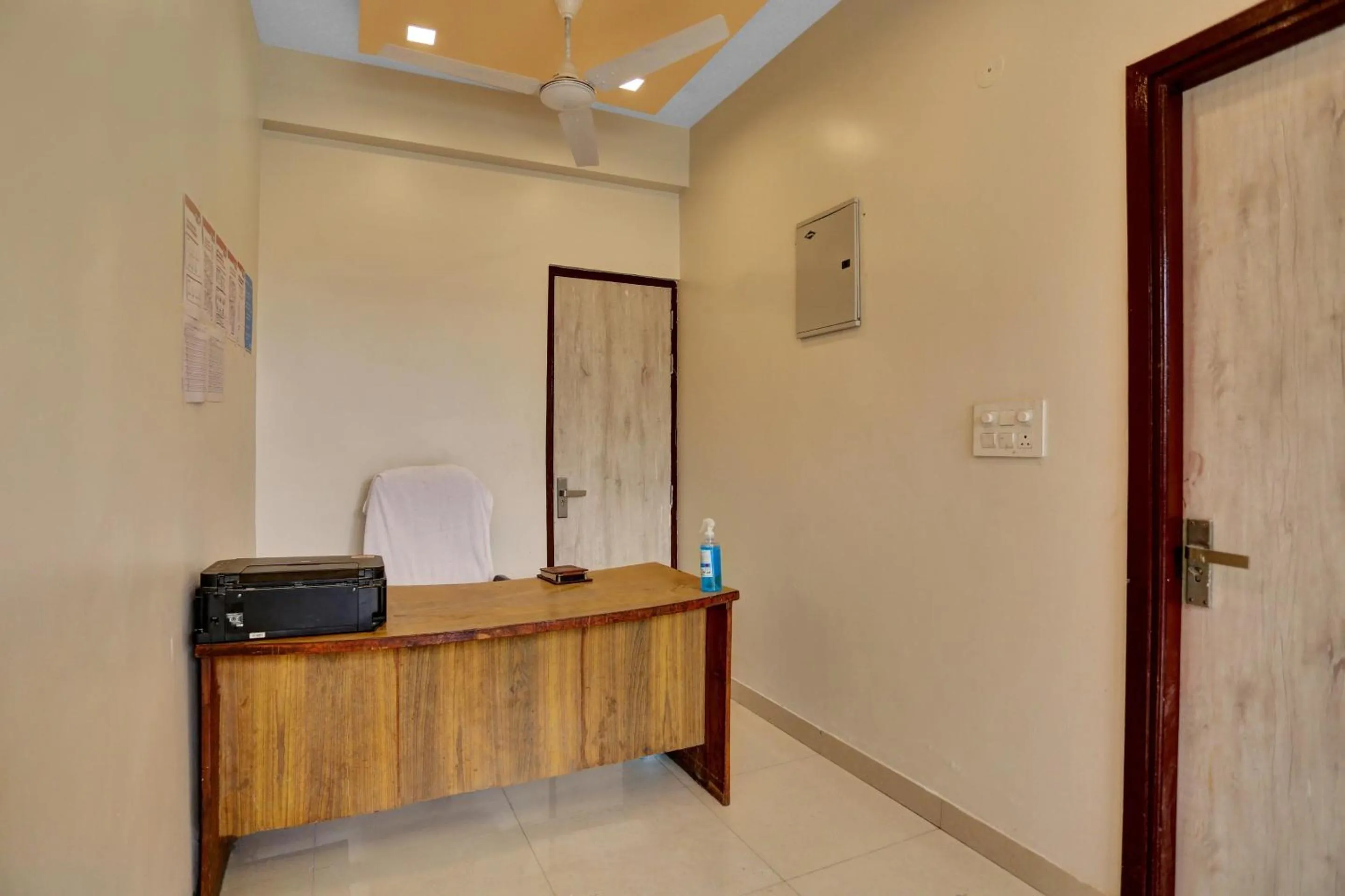 Lobby or reception in Hotel O by OYO Expo View Near PVR Ansal Plaza Greater Noida