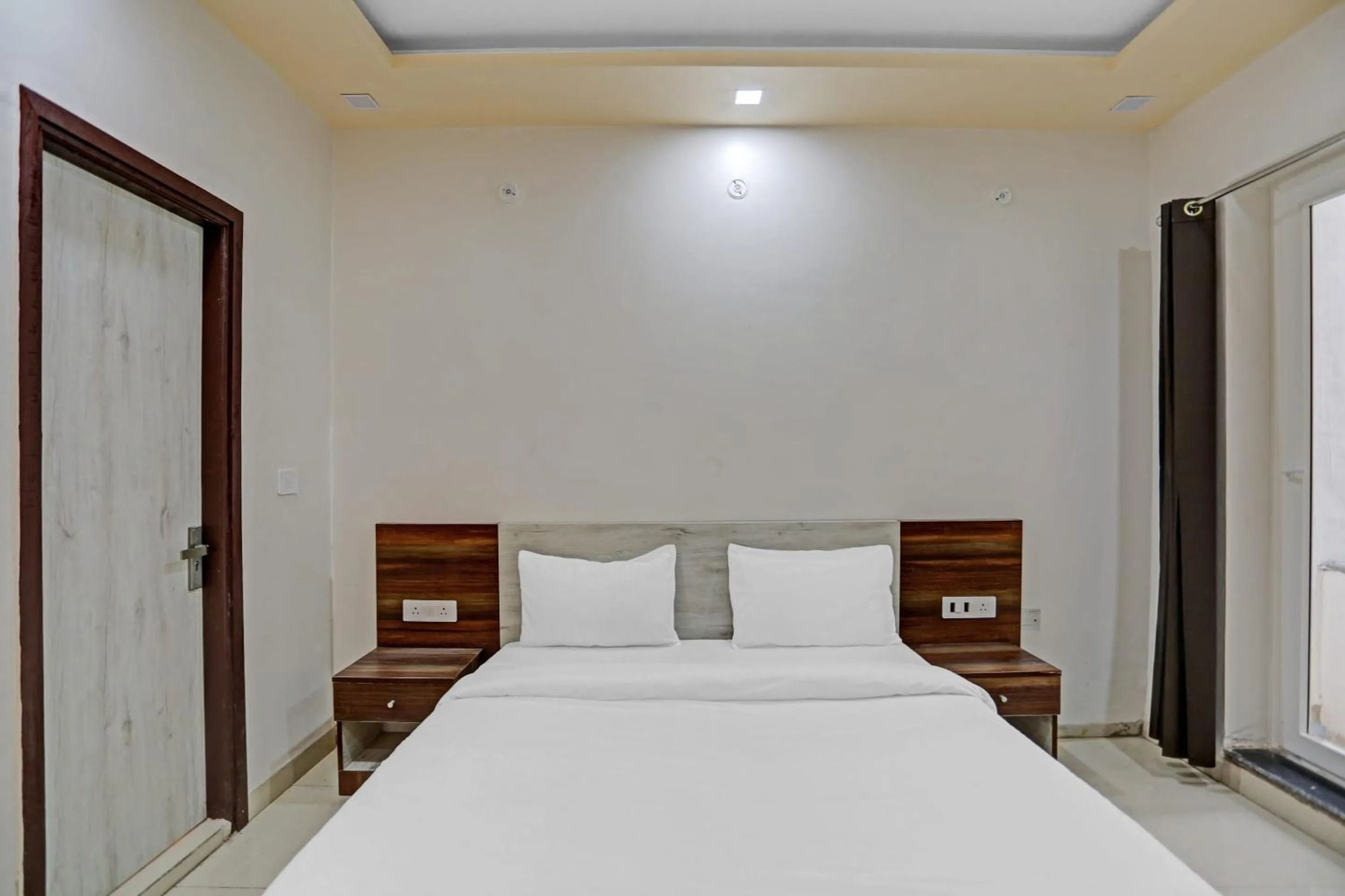 Bedroom, Bed in Hotel O by OYO Expo View Near PVR Ansal Plaza Greater Noida