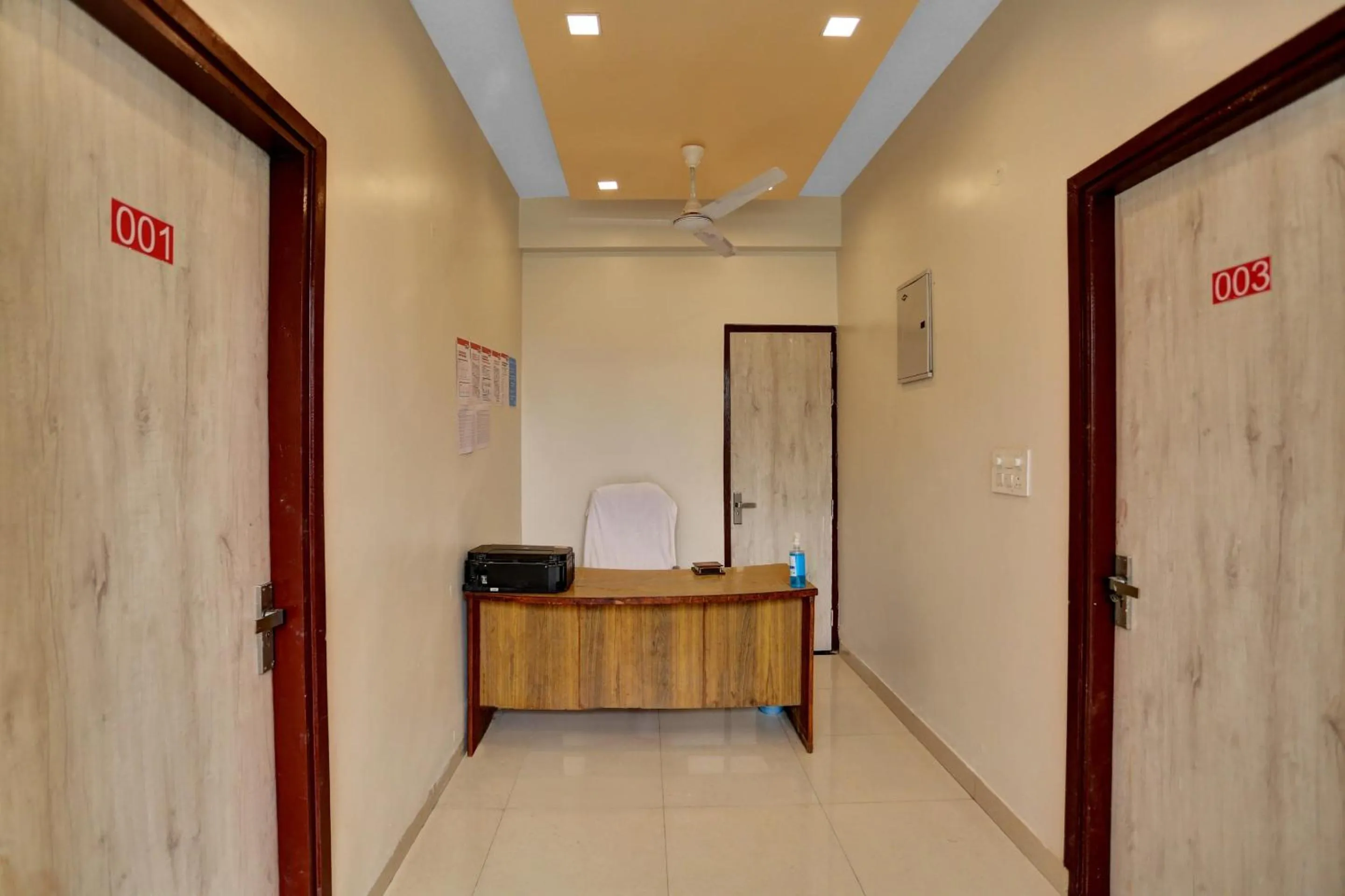 Lobby or reception in Hotel O by OYO Expo View Near PVR Ansal Plaza Greater Noida
