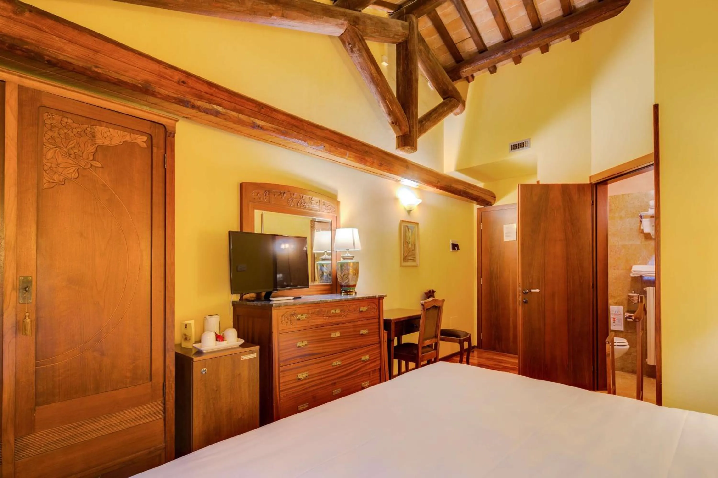 Photo of the whole room, Bed in Best Western Plus Hotel Villa Tacchi