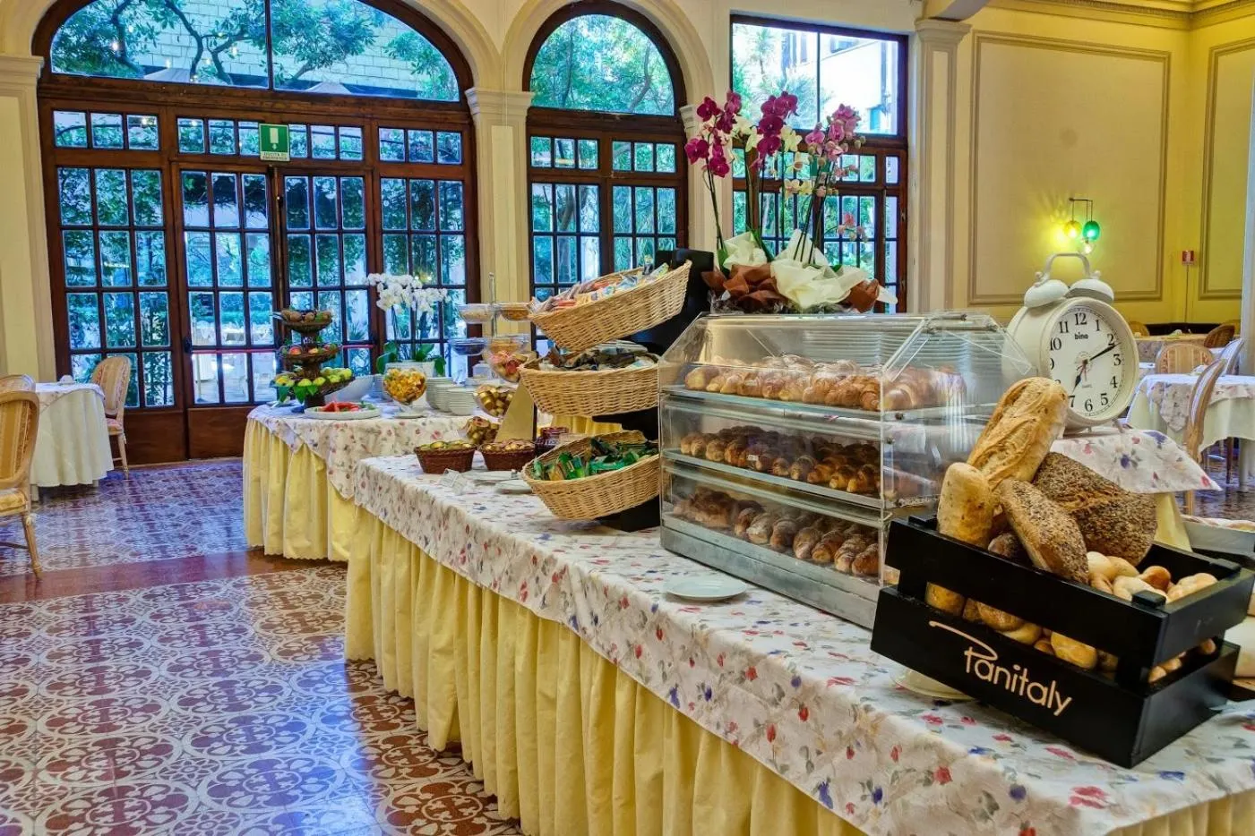 Buffet breakfast in Grand Hotel Royal