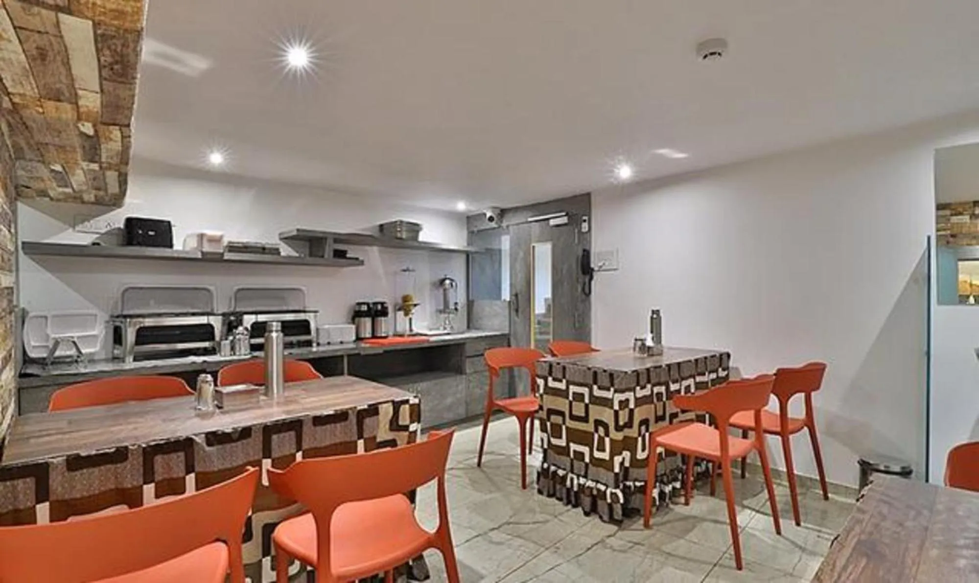 Restaurant/Places to Eat in FabHotel Prime Legend