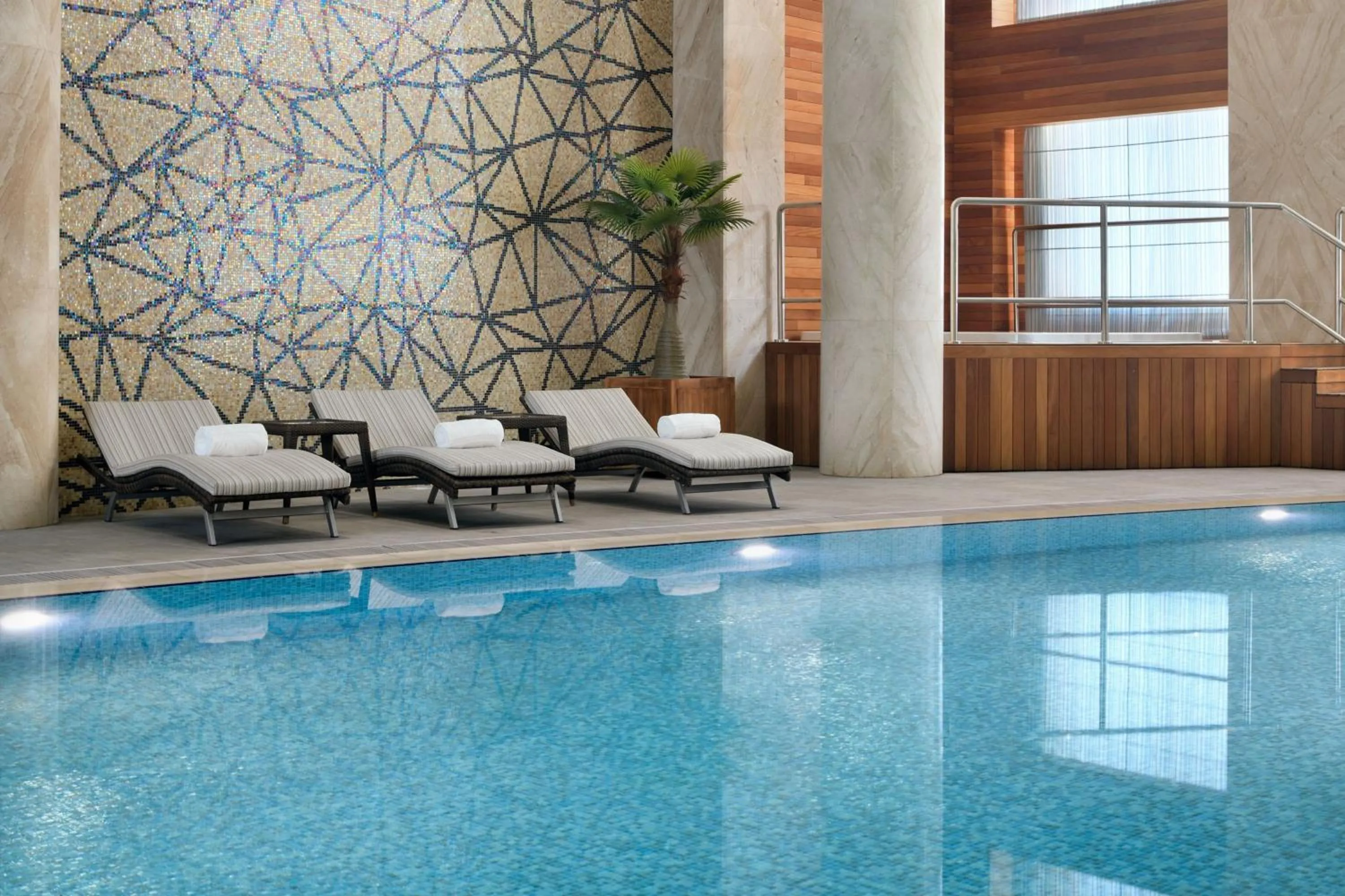 Swimming pool in Marriott Executive Apartments Al Khobar
