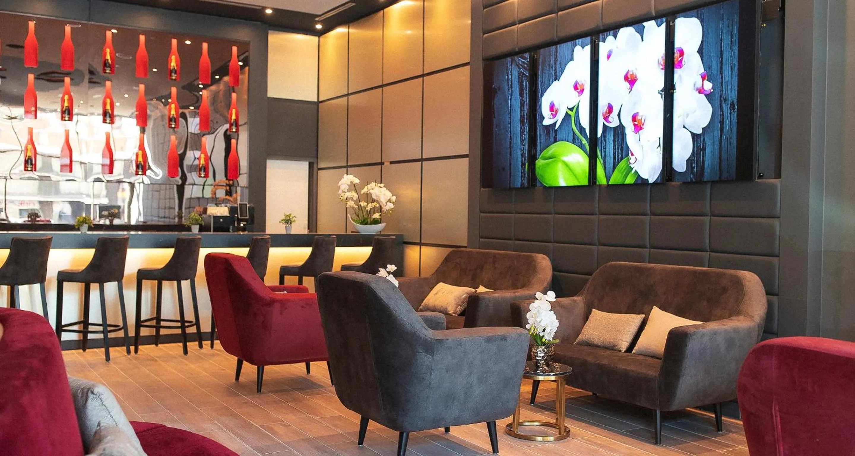 Lounge or bar in PLAZA Premium Heidelberg