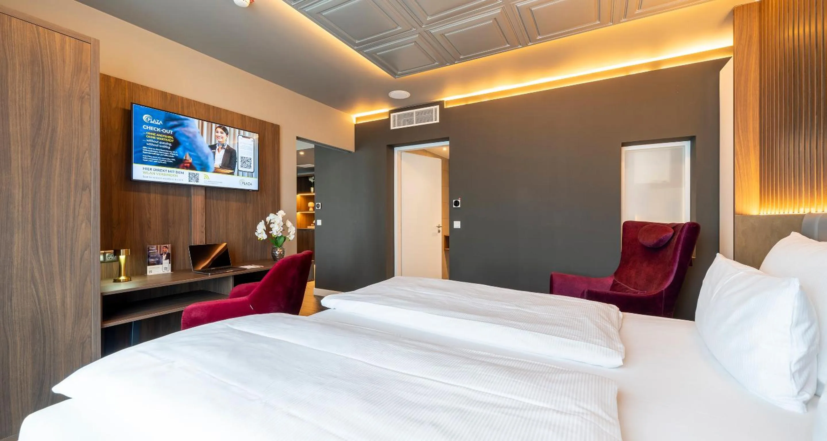 TV and multimedia, Bed in PLAZA Premium Heidelberg