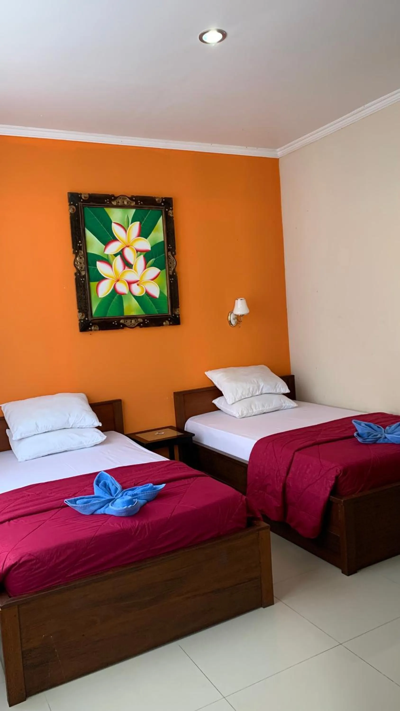 Photo of the whole room, Bed in Taxa Uma Guest House