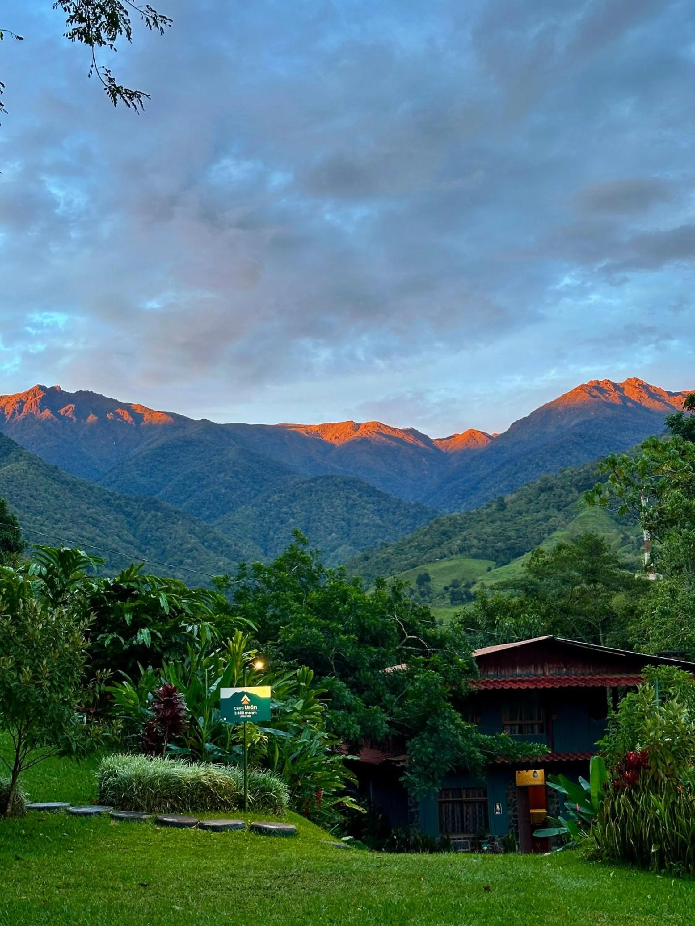 Hotel de Montaña El Pelicano