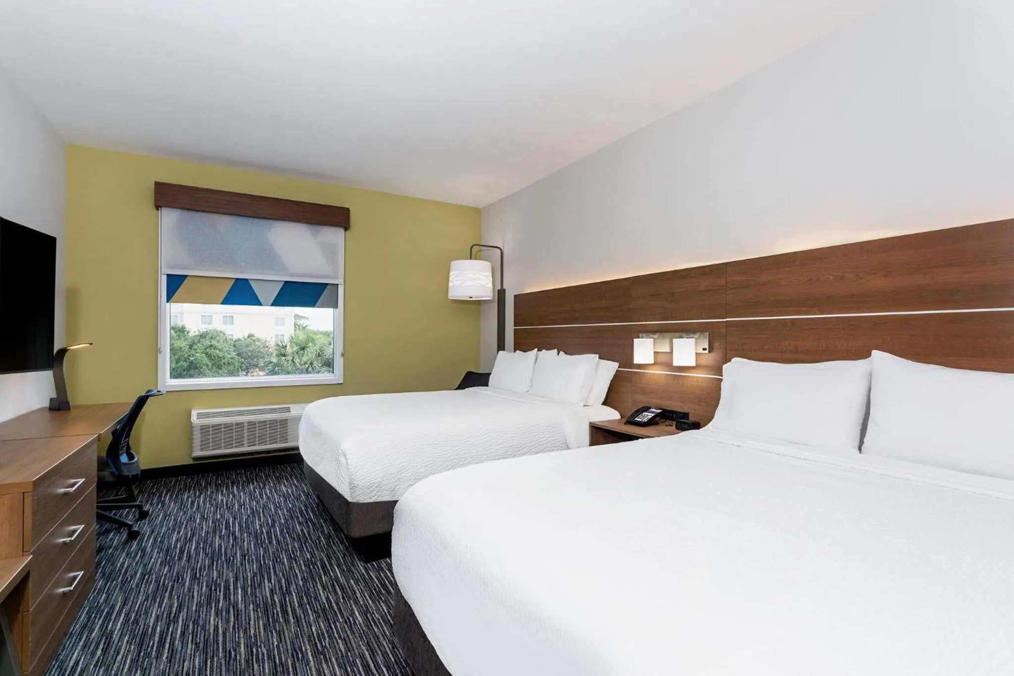 Photo of the whole room, Bed in Holiday Inn Express & Suites - Miramar by IHG
