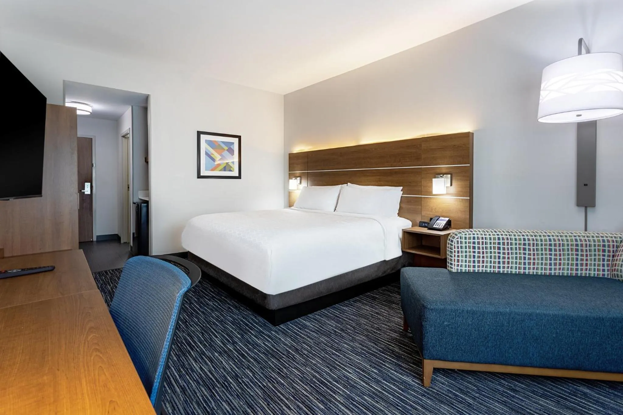 Photo of the whole room, Bed in Holiday Inn Express & Suites - Miramar by IHG