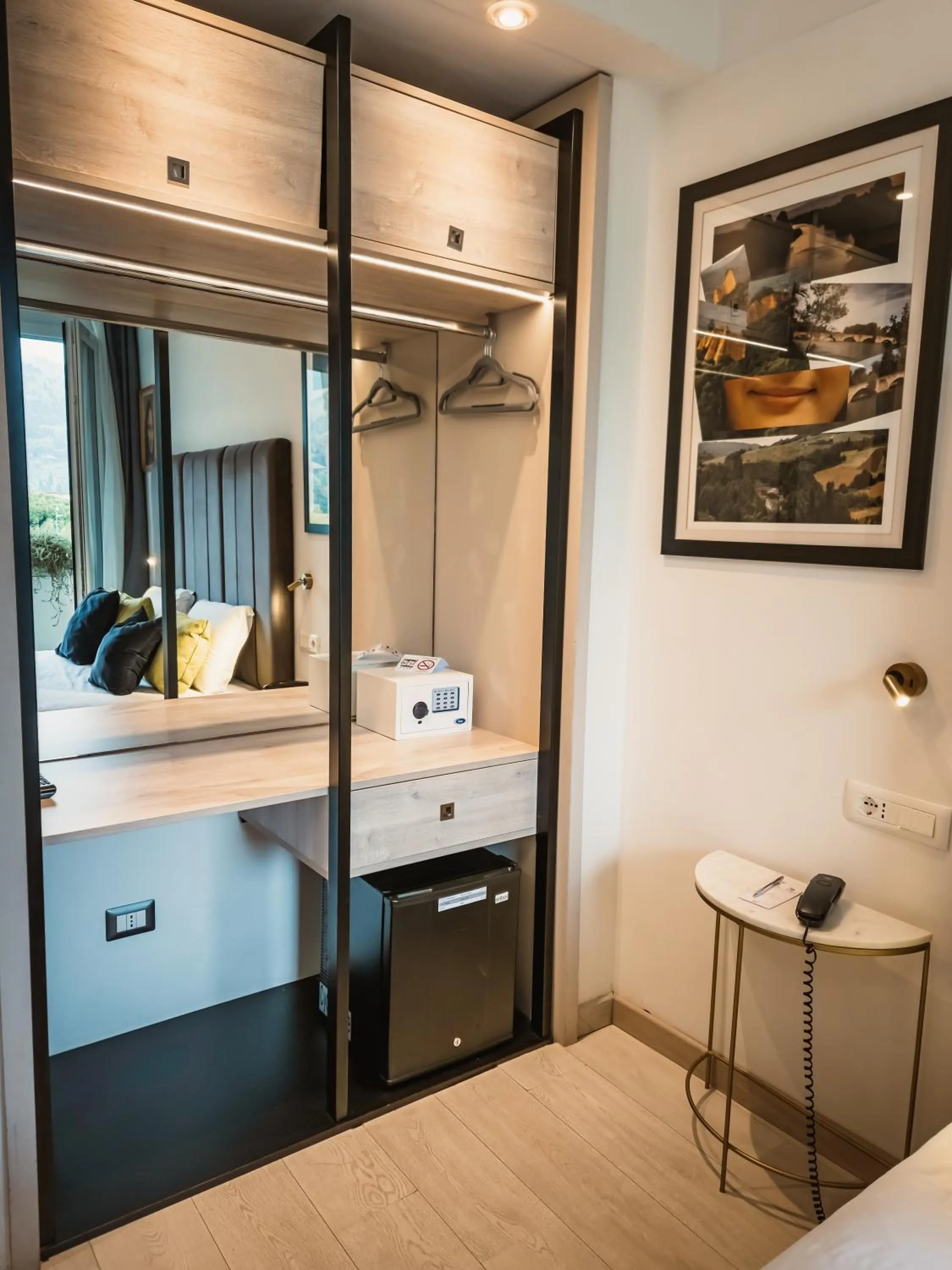 wardrobe, Bed in Art Hotel Milano