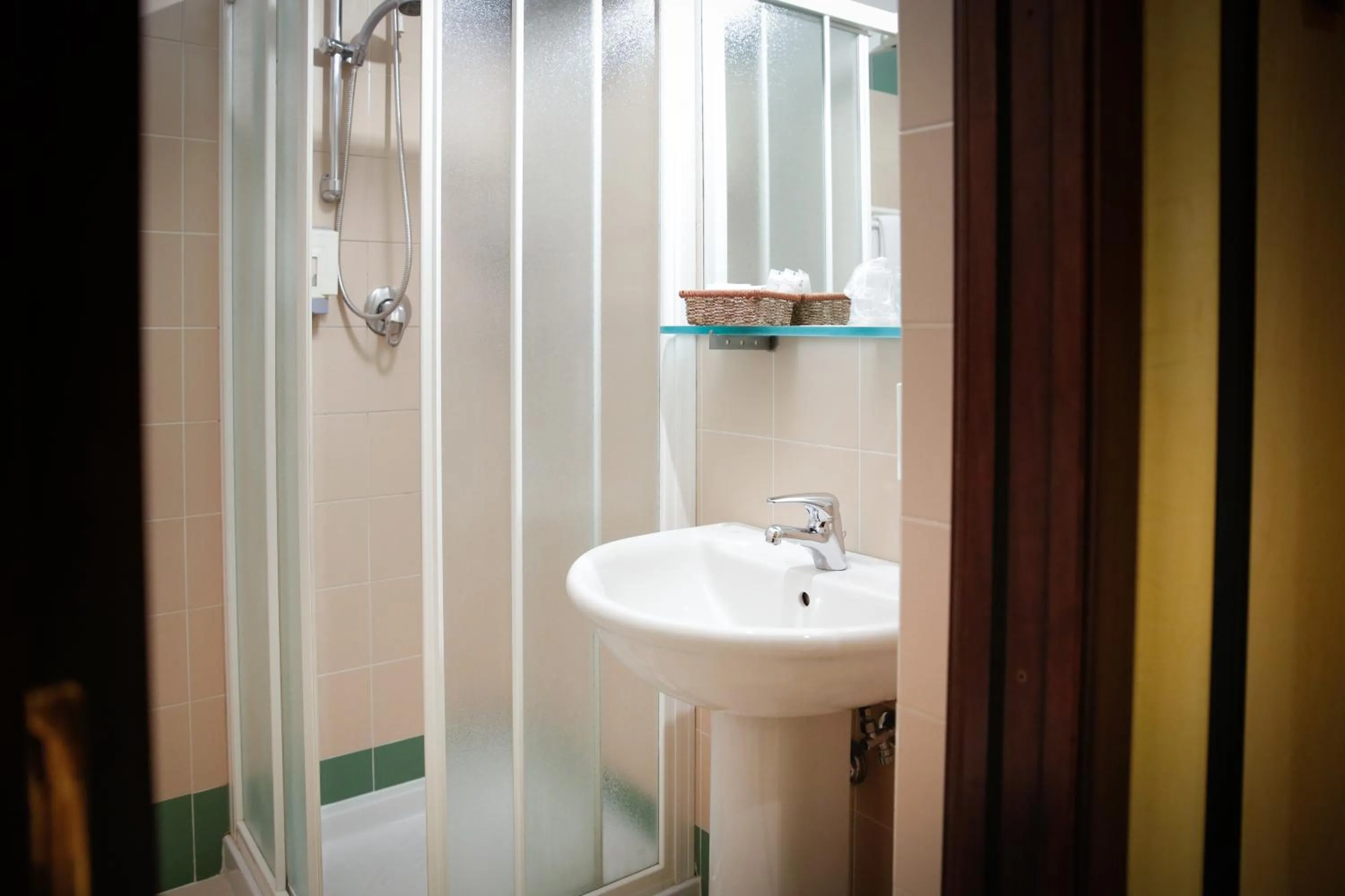 Shower in Art Hotel Milano