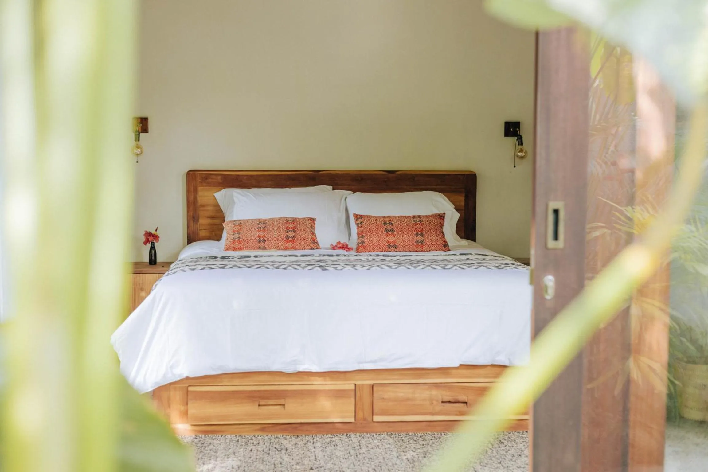 Photo of the whole room, Bed in Jati Kuta Lombok