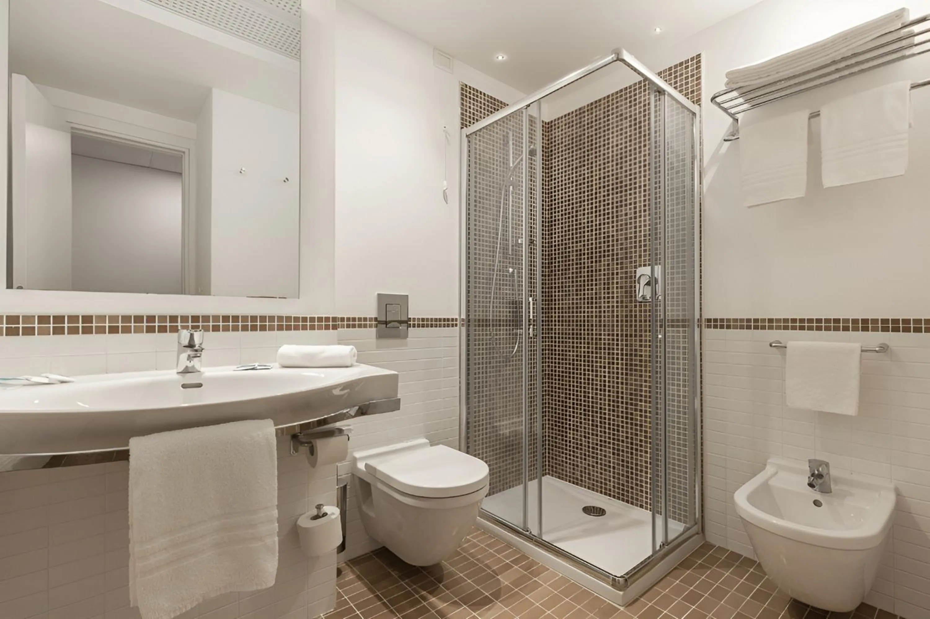 Bathroom in Hotel Serapo