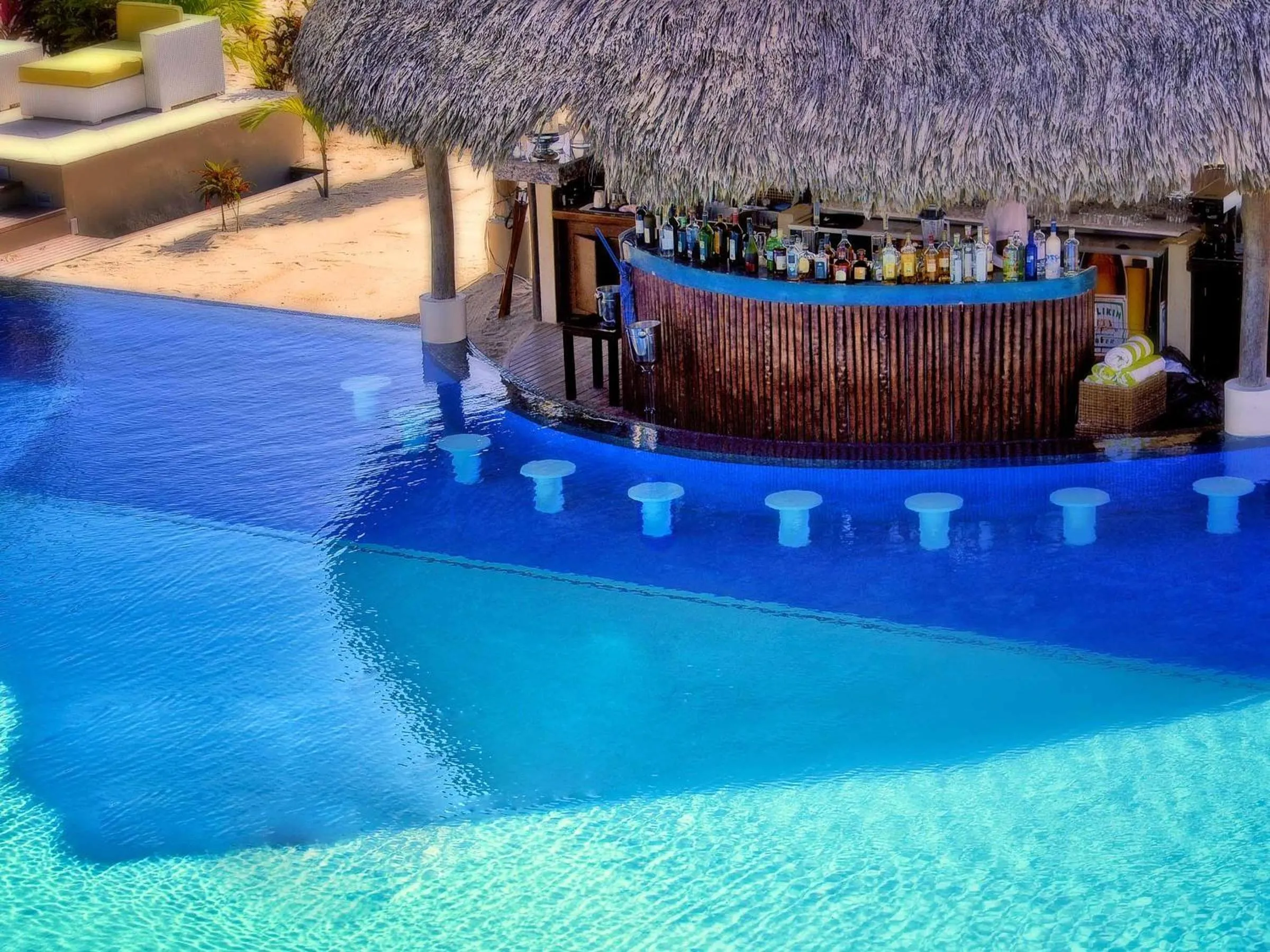 Swimming pool in Umaya Resort & Adventures