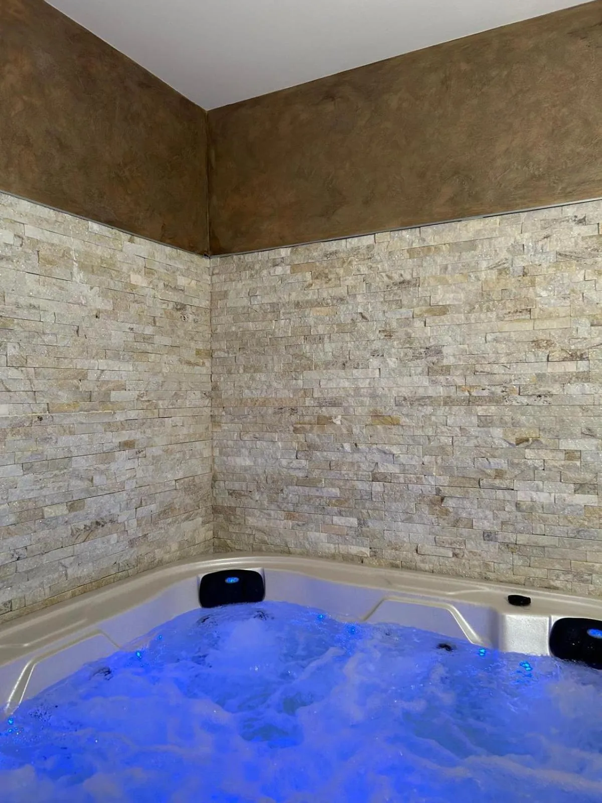 Swimming pool in Hotel Vittoria