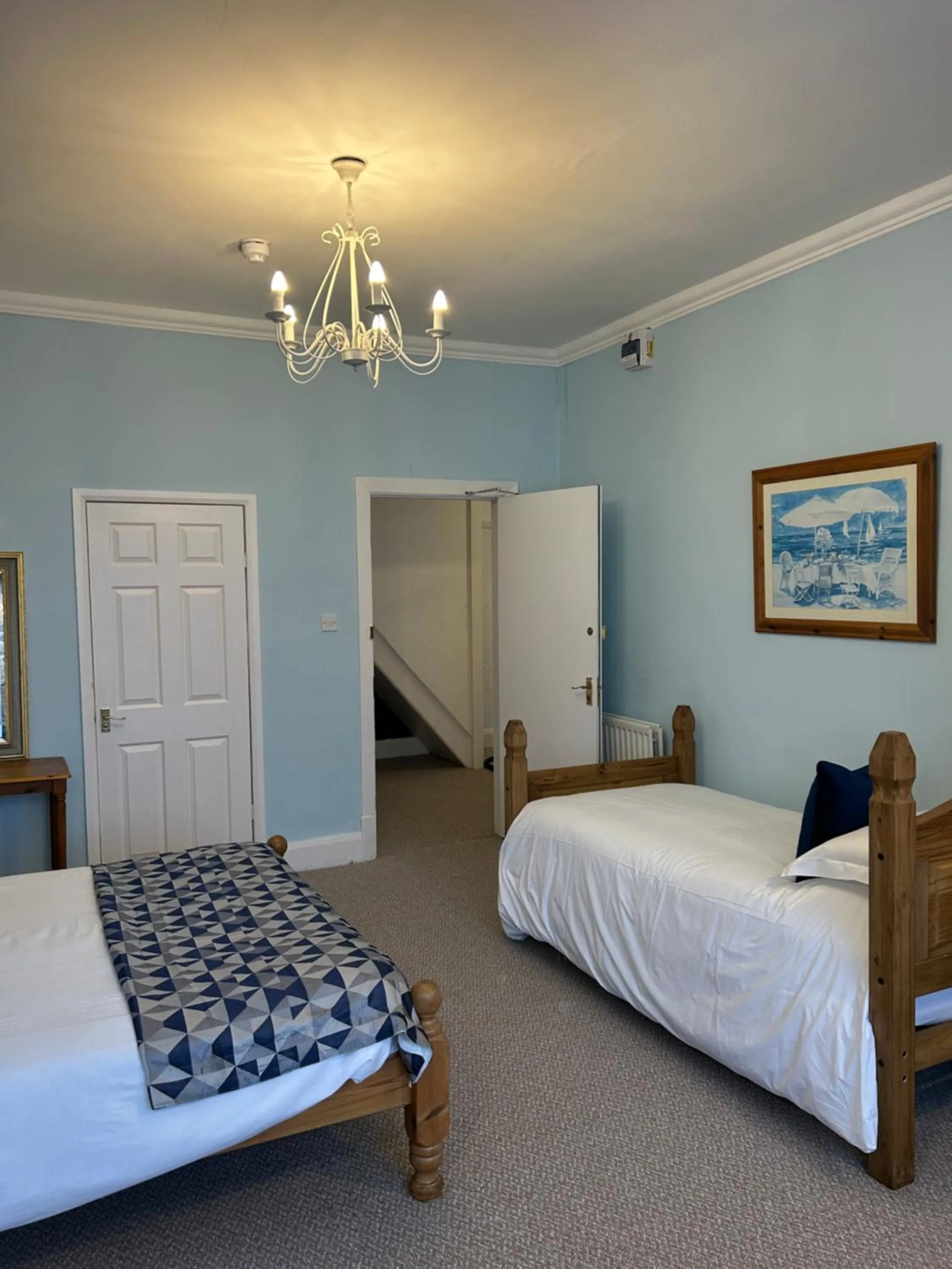 Deluxe Triple Room in Knighton Lodge