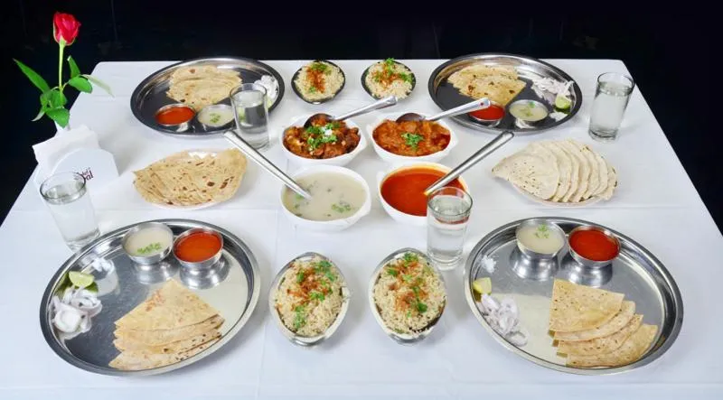 Restaurant/places to eat in Hotel Opal