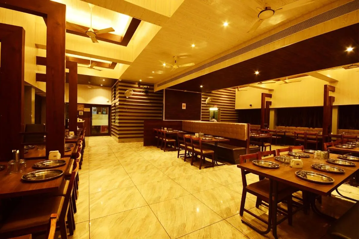 Restaurant/places to eat in Hotel Opal