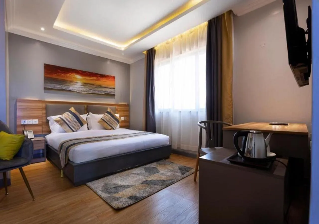 Bedroom, Bed in Raha Suites - Westlands