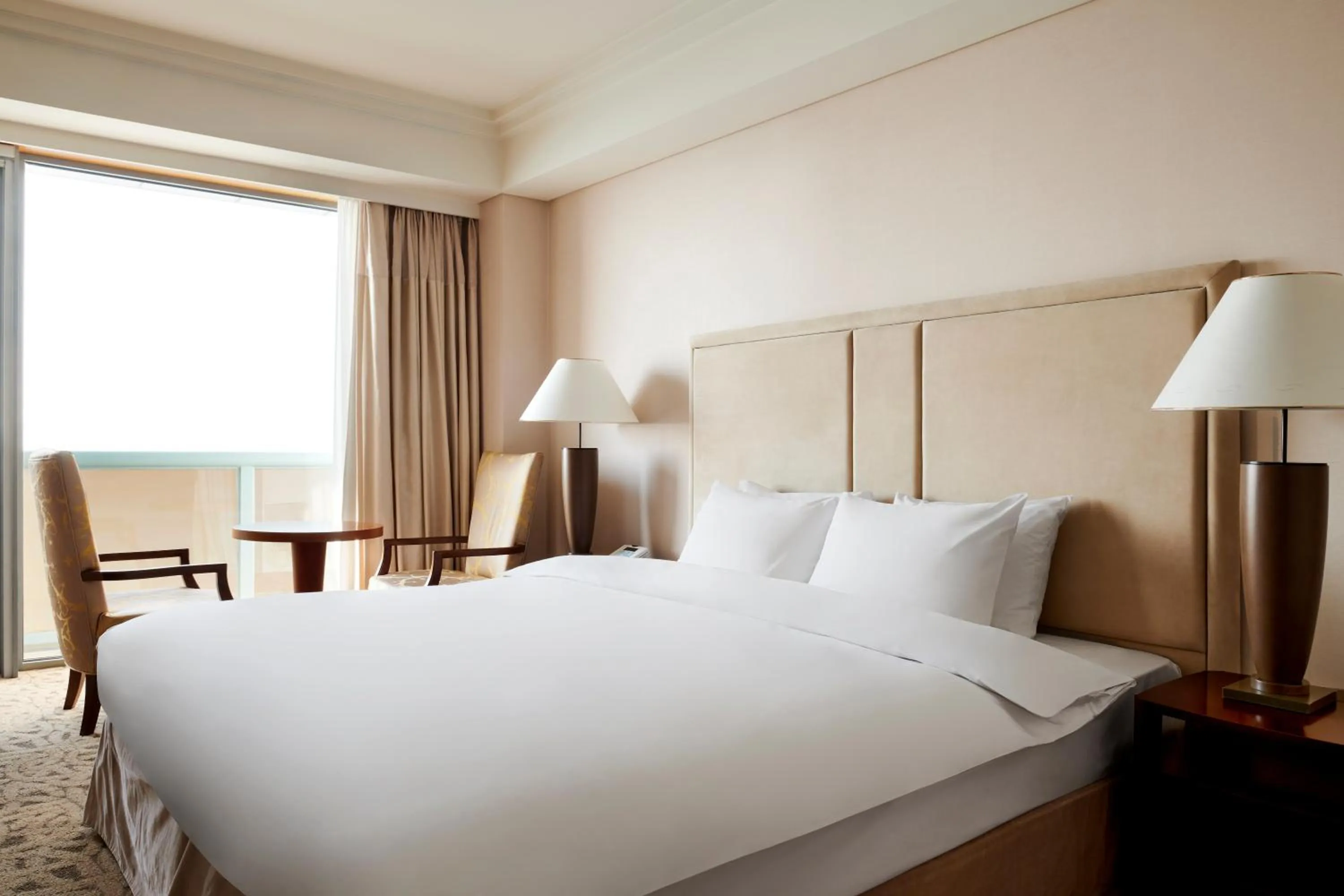 Bed in Hotel Hyundai by Lahan Mokpo