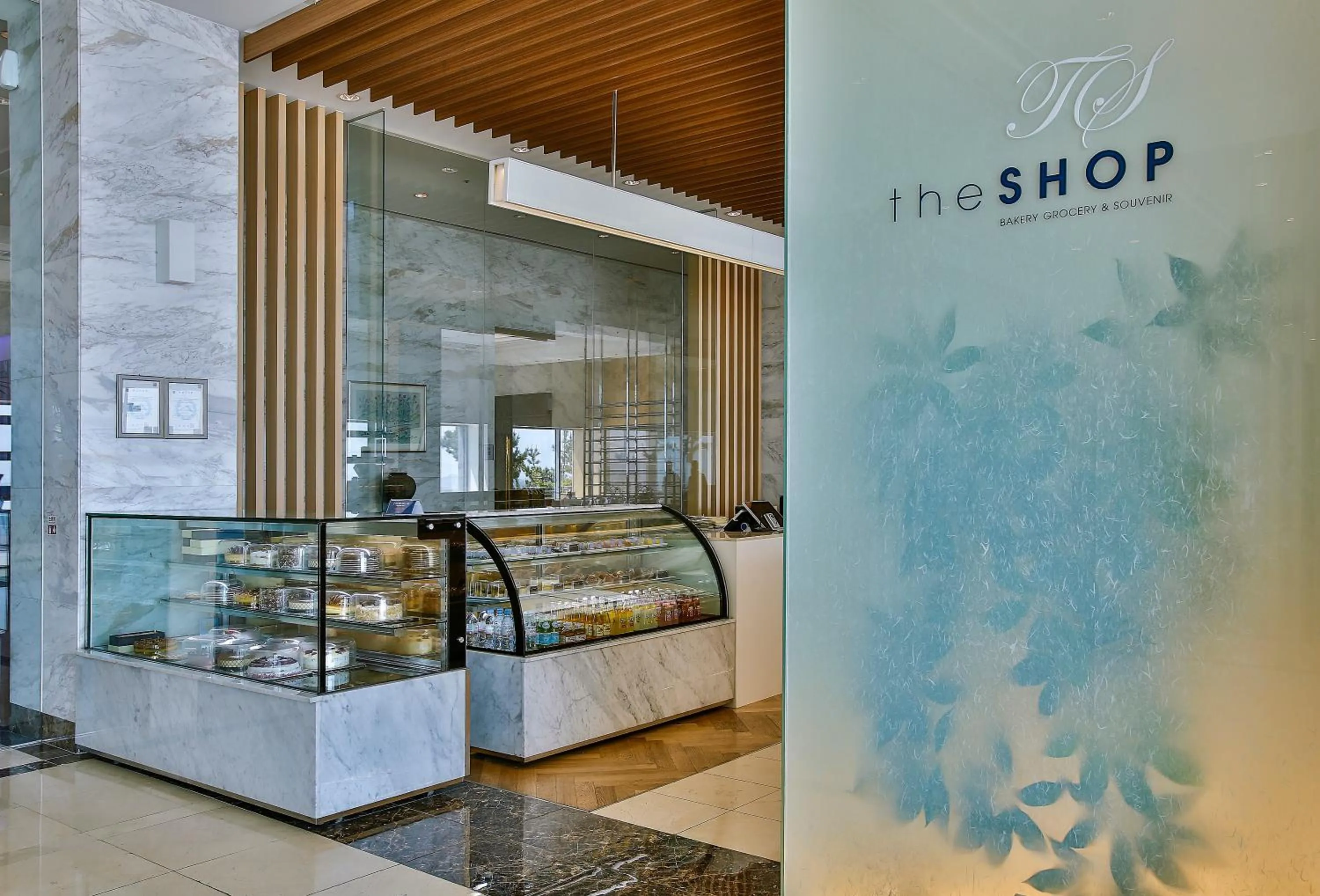 Food and drinks in Hotel Hyundai by Lahan Mokpo