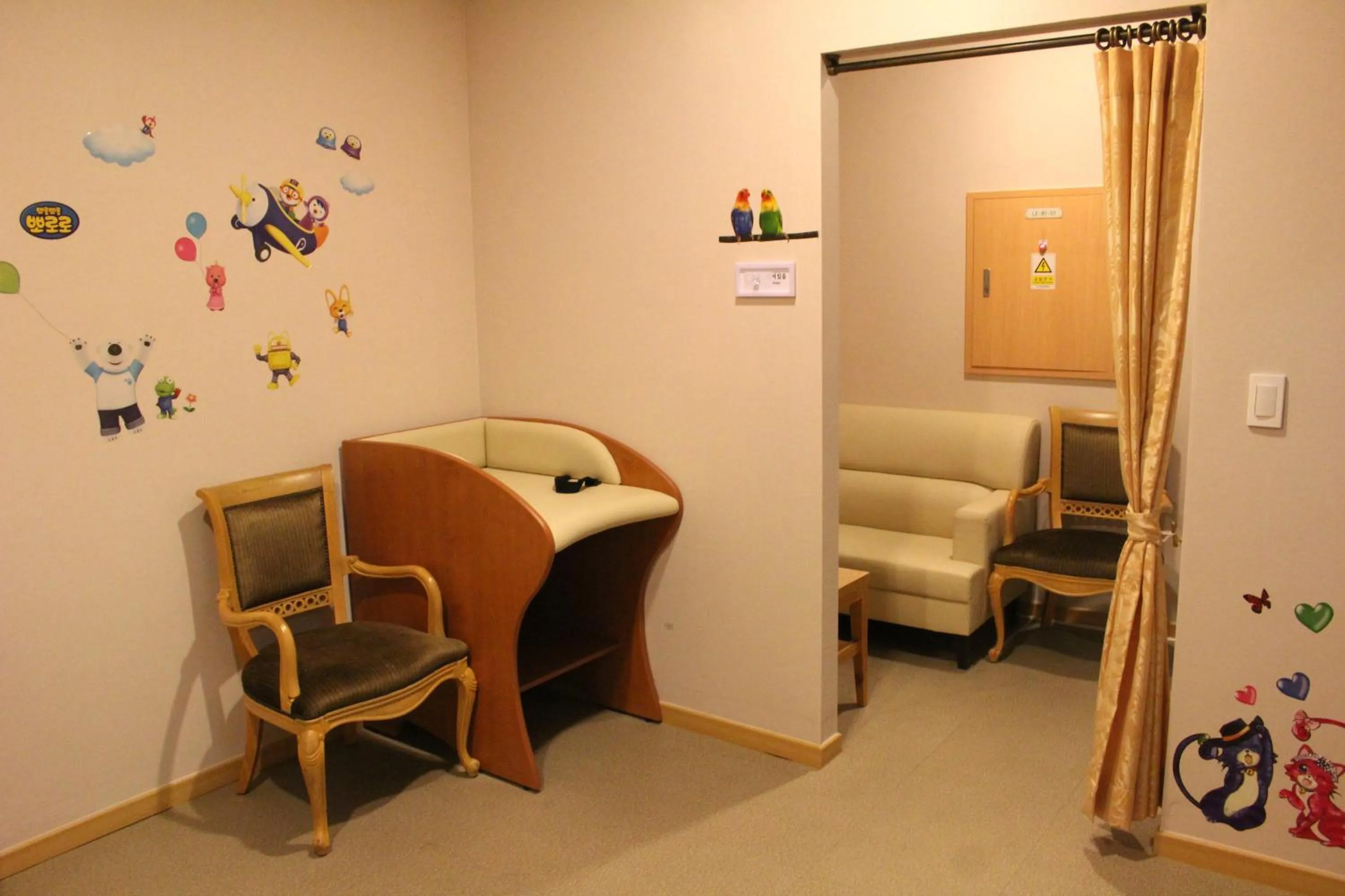 Decorative detail in Hotel Hyundai by Lahan Mokpo