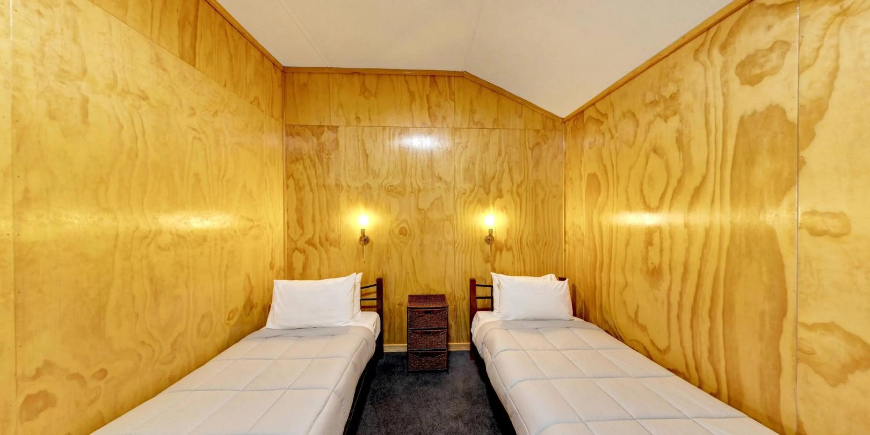 Bed in Burkes Pass Country Motels