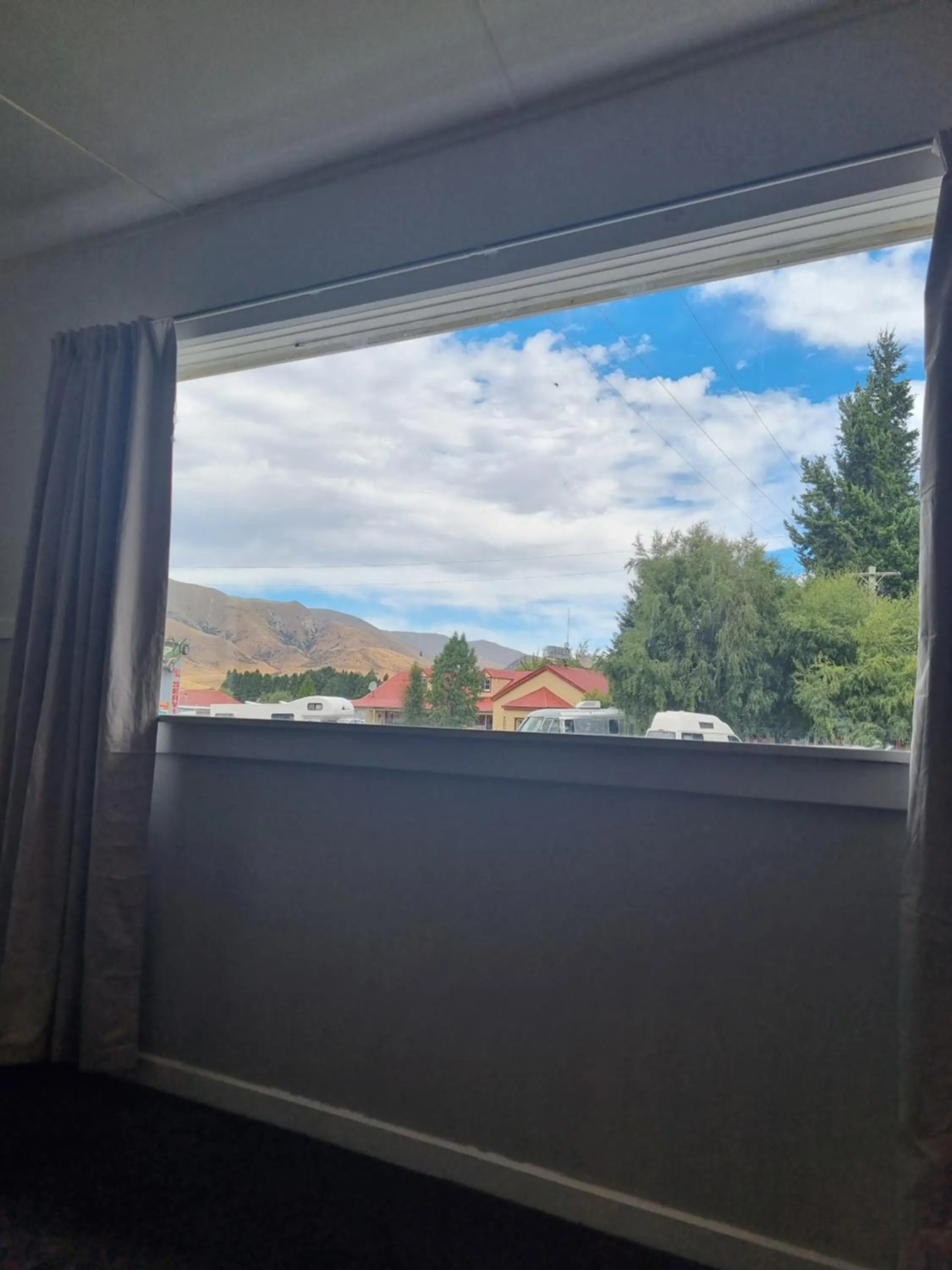 Day in Burkes Pass Country Motels